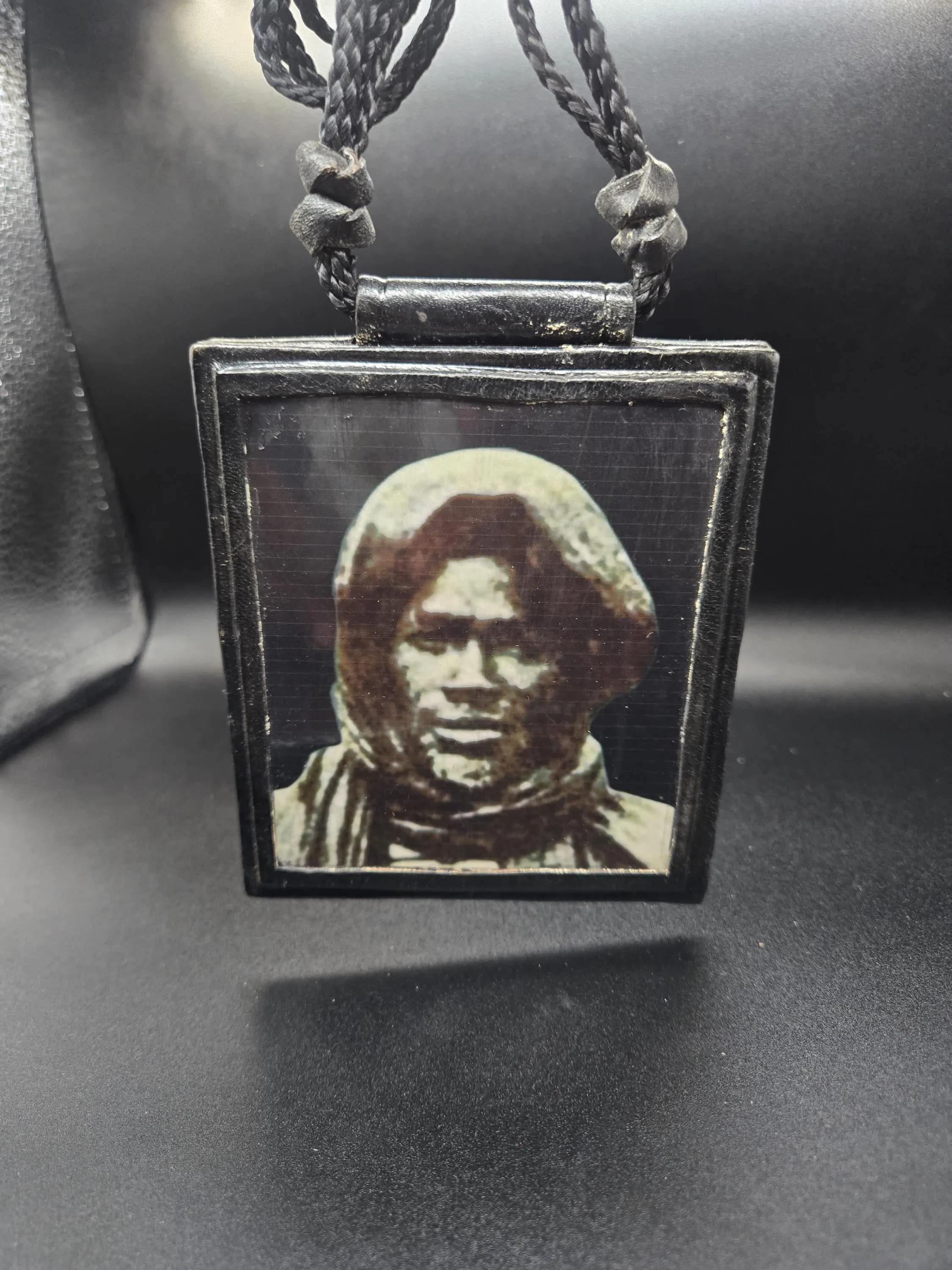 Djhill Necklace Pendant Holy Prayer All White Leather Design Holy Saints Mouride Brotherhood. Serigne Touba Holy Prayer Djhill Pendants - image 4