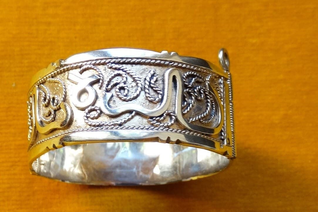 Vintage Silver Arabic Cuff Bracelet, Islamic Calligraphy Bangle - image 5