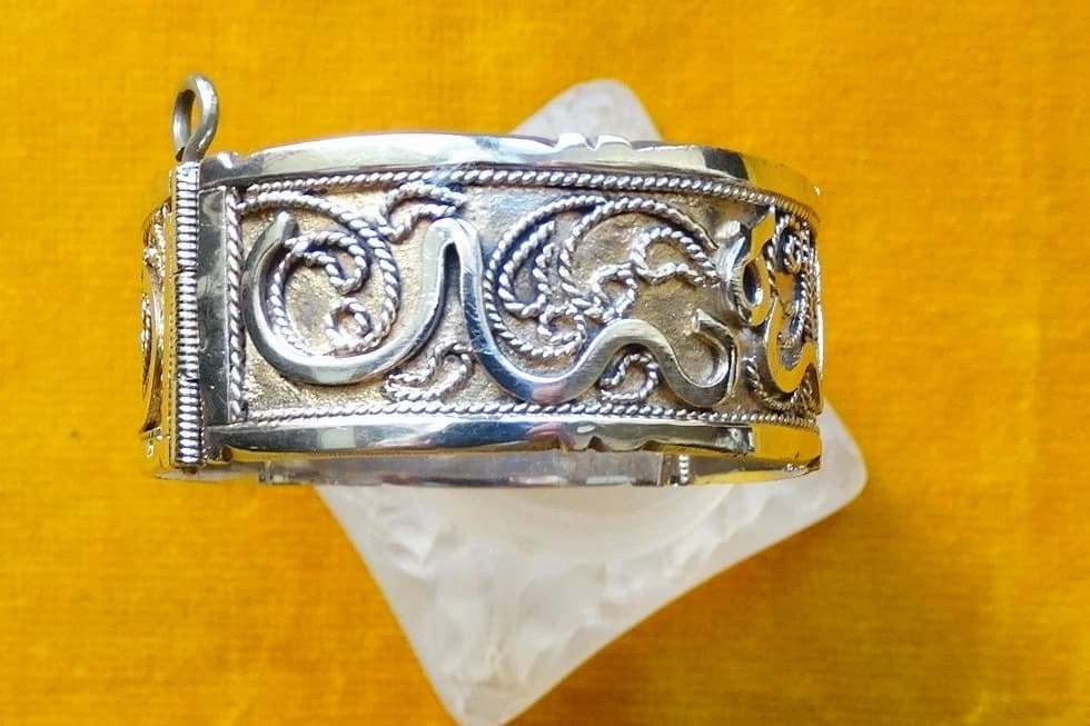 Vintage Silver Arabic Cuff Bracelet, Islamic Calligraphy Bangle - image 4