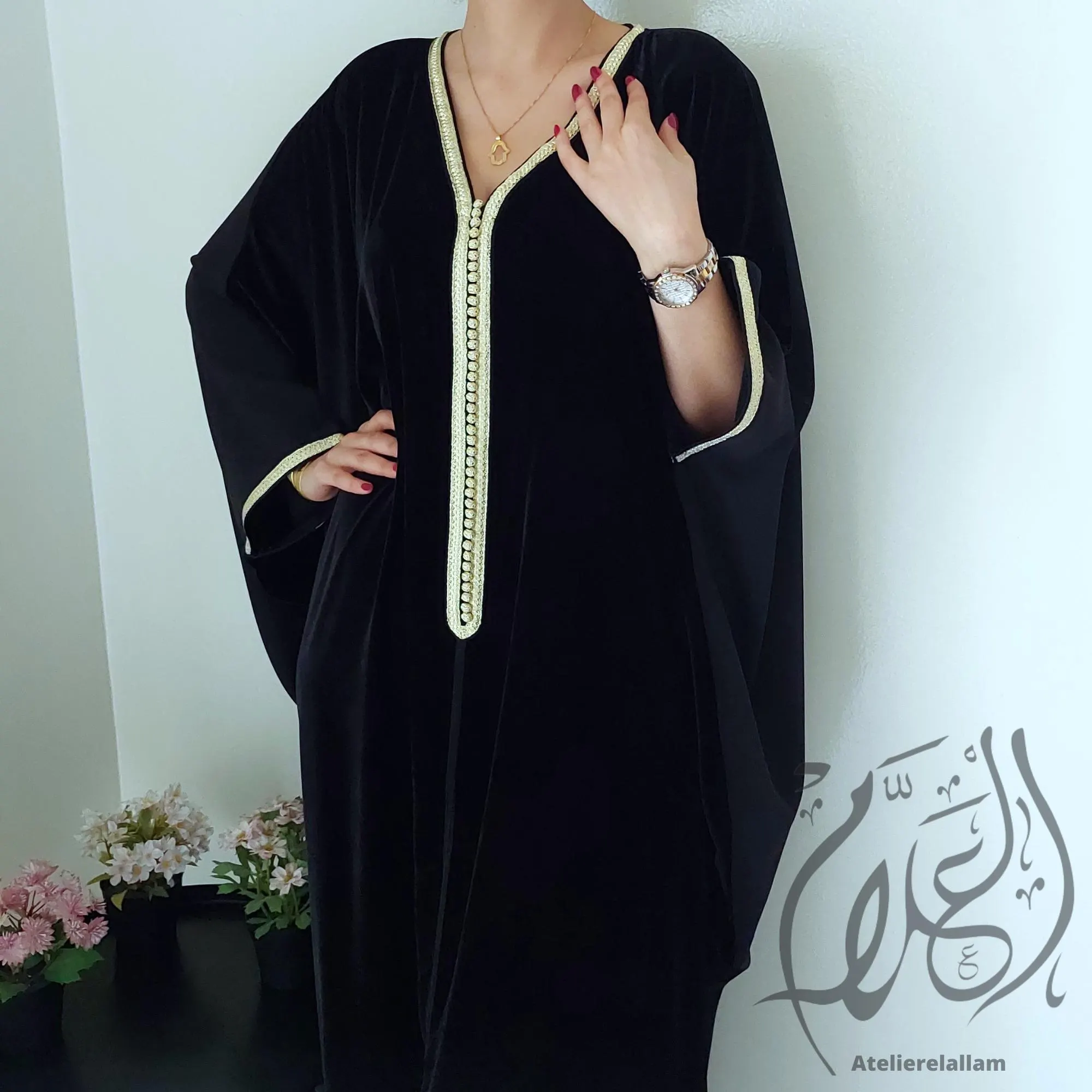 V-neck farasha dress