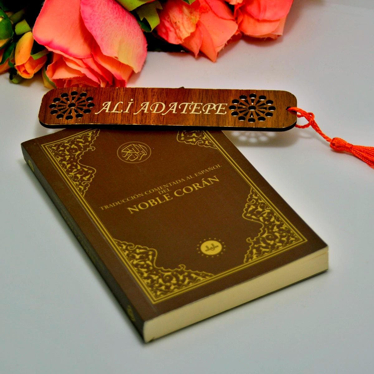 Brown Golden Arabic and Spanish translate double language Muslim Quran pray Book.
High quality custom conversion gift to new Spanish Muslim gift.
Bi language error free, easy to read, published in turkey, book for Spain people.
Spanish language Muslim pray book gift.
High quality Arabic and Spanish translation THE QUR'AN with surah introduction and appendices.
Whole quran book.
