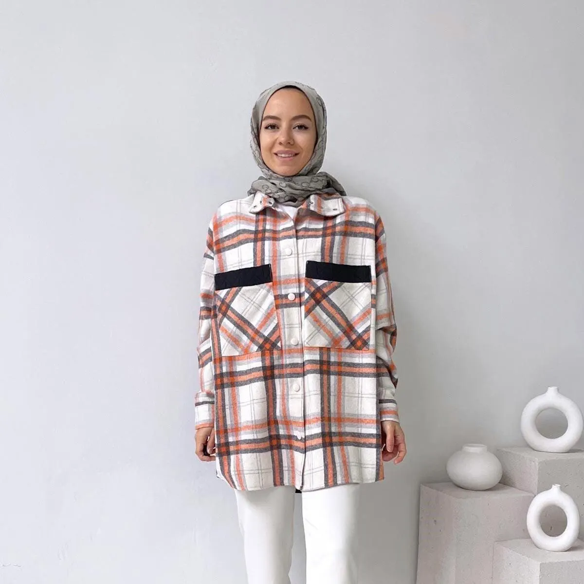 Plaid Cachet Quilted Jacket with Dual Pockets - Oversized and Stylish Design for Women - Perfect Layer for Fall/Winter,(KH-1765)