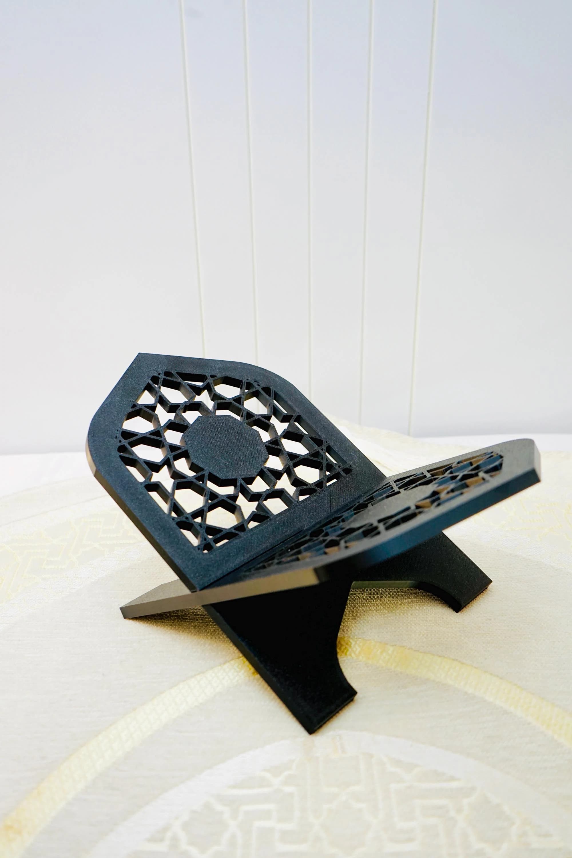 Quran Stand – Personalised Islamic Rehal – 3D Printed Muslim Gift – Ramadan & Eid Home Decor | Geo Pointed Arch Design - image 3
