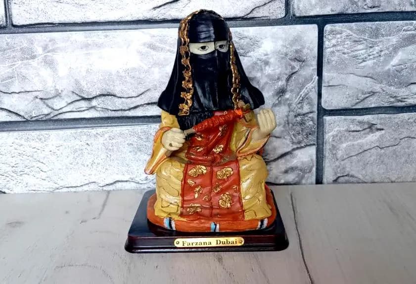 Oriental Women Figurine, Traditional Middle East Women, Asian Gift - image 3