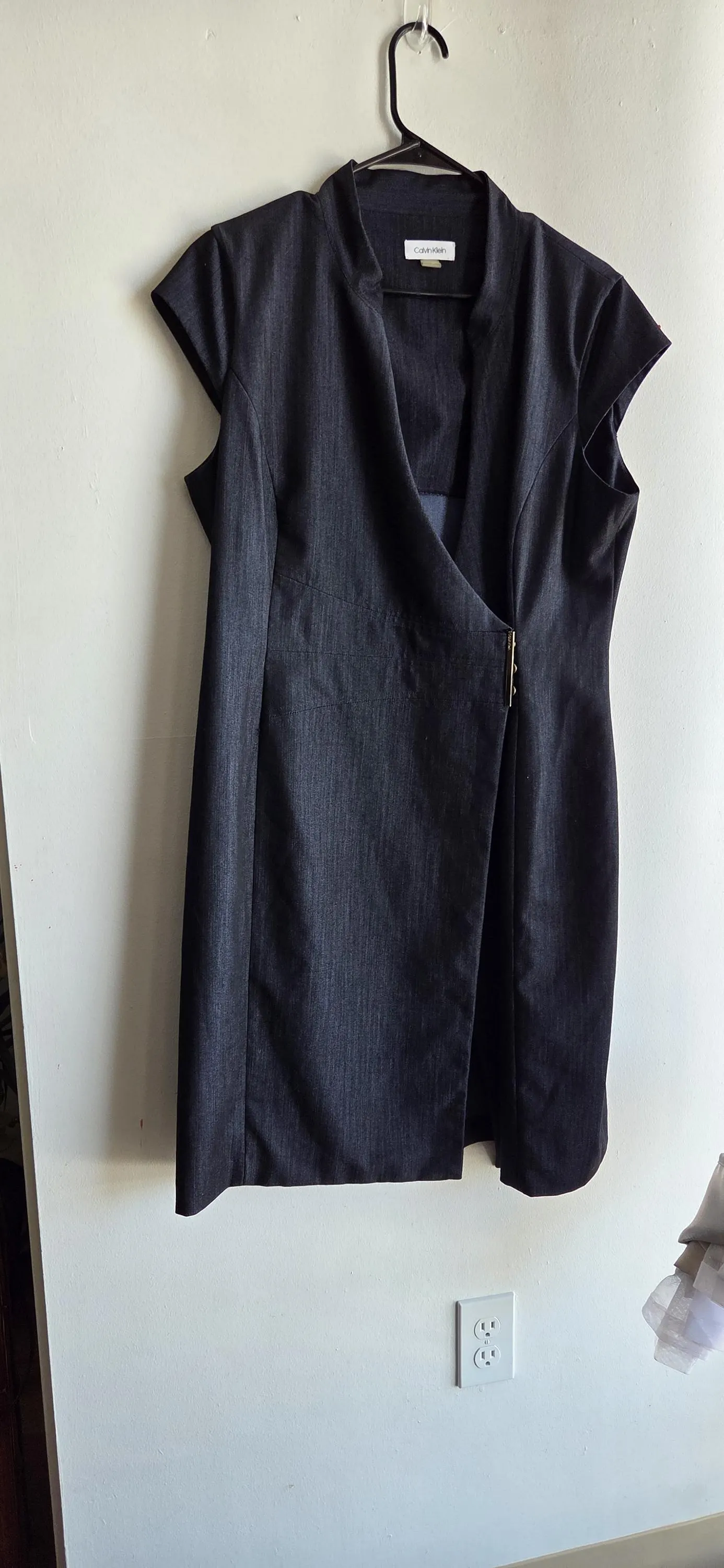 Women's Calvin Klein Sleeveless Side Buckle Wrap Gray Dress Classy Dressy Dress Size 14, Elegant Elevated Luxurious Designer Romantic Chic - image 5