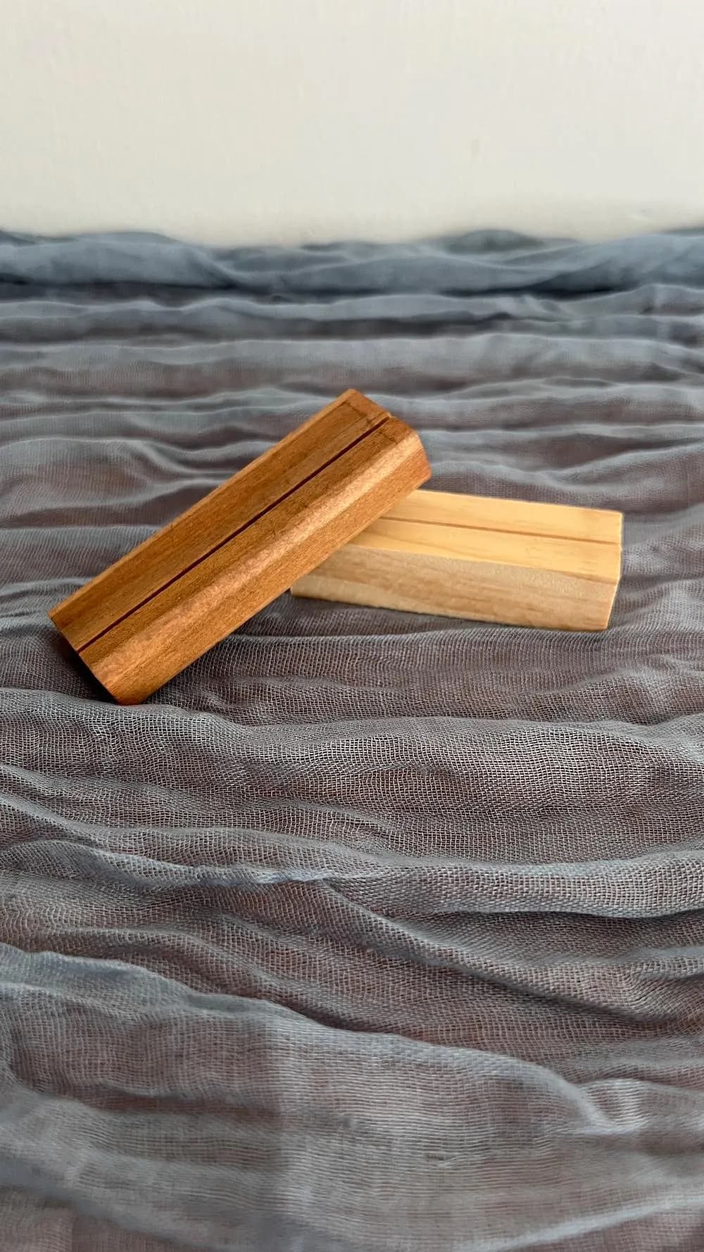 Holzkartenhalter – Stilvolle Präsentation für Fotos, Notizen & mehr