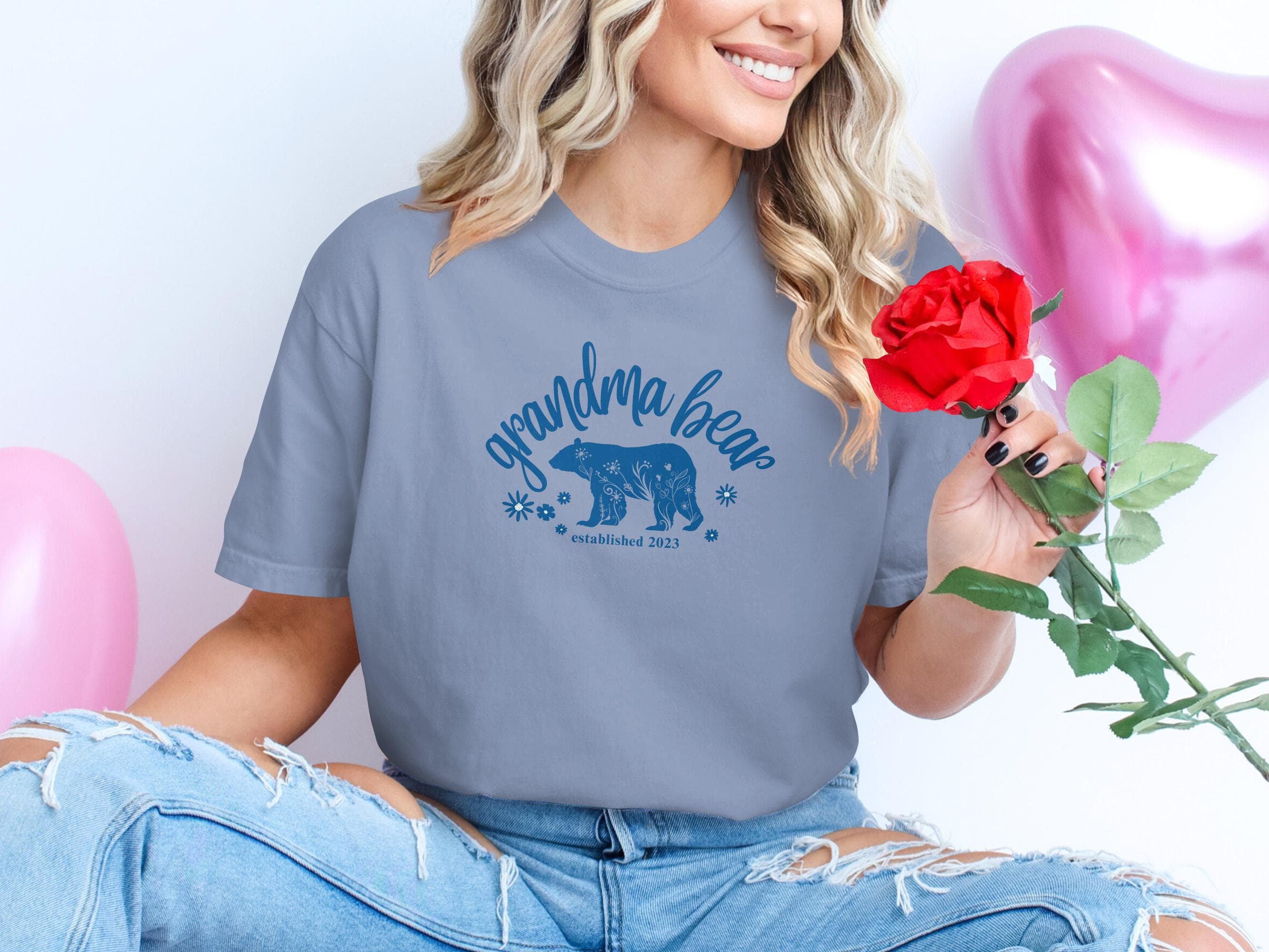 Custom Grandma Bear Floral Comfort Colors shirt Personalized Date Bear Top Gift for Mom, Mama, Grandma, New Mom Grandma, Baby Announcement