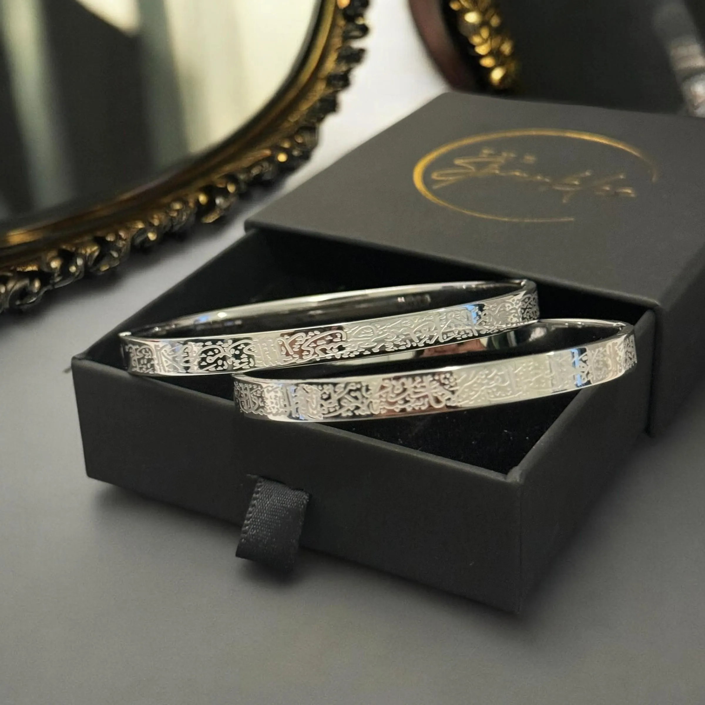 Our best seller is 18K Gold Plated Bangle with Ayatul Kursi engraved on it. We are now offering Custom Name engraved on the inner side of bangle. It will make a perfect Muslim Present/gift for your loved one - may it be for Ramadan & Eid, Birthday or Anniversary.
• Material: High-quality stainless steel with real 18K gold plating
• Finish: Hypoallergenic, tarnish-resistant, and safe for sensitive skin — designed for comfortable everyday wear.