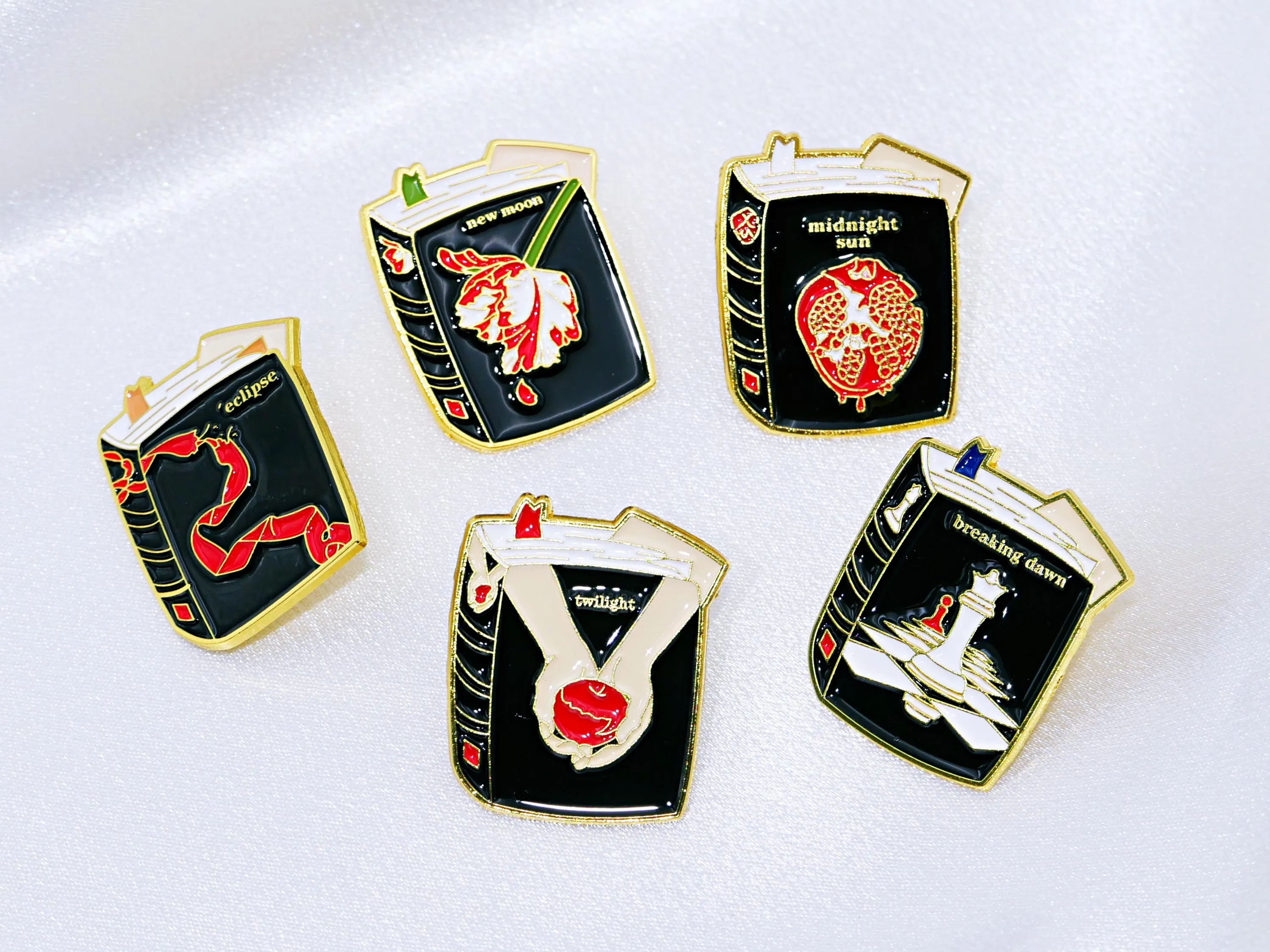 Twilight Enamel Pin / Book Series Enamel Pin Set / Lapel Pin - image 2