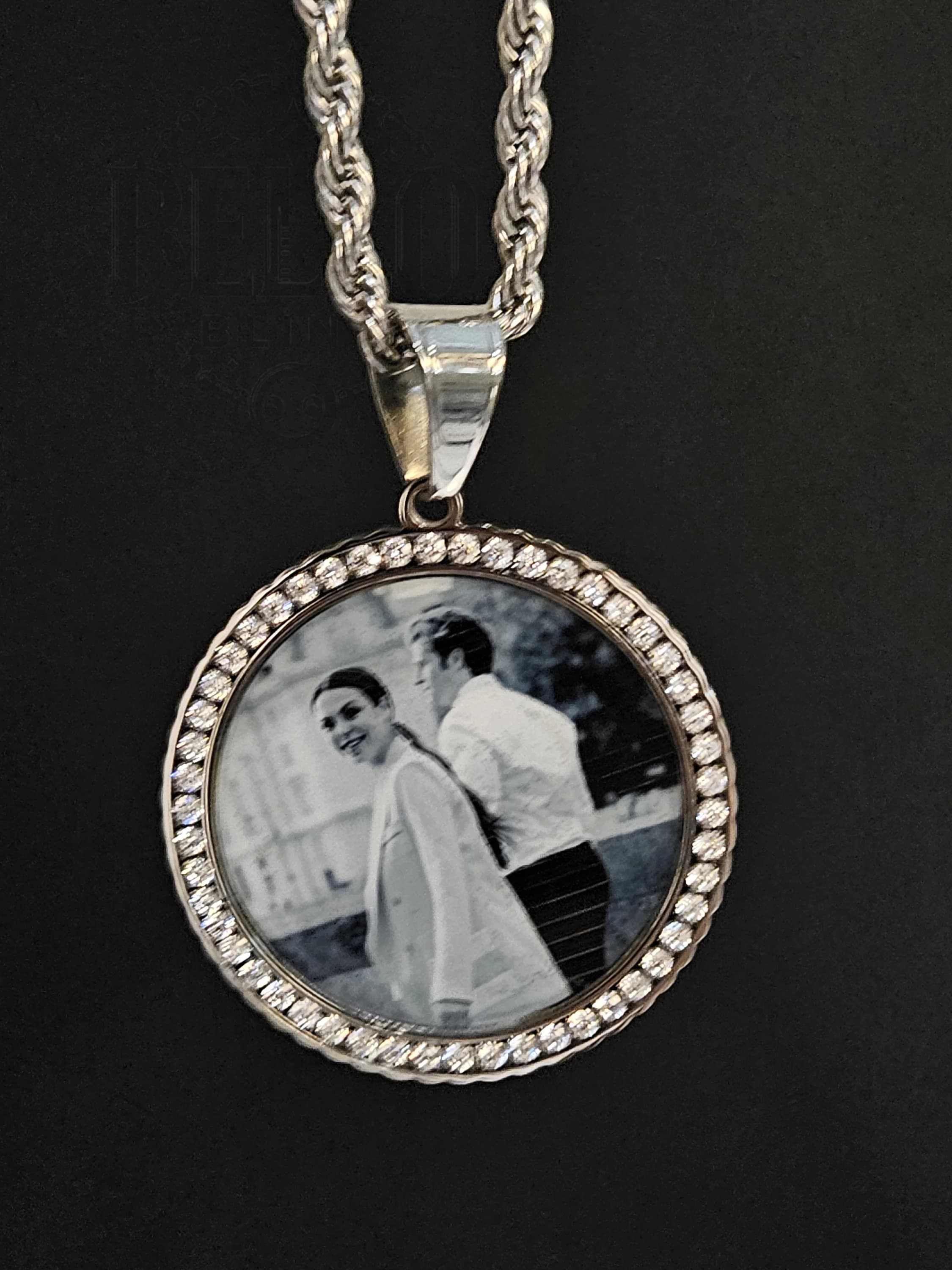 Custom Photo Necklace, Personalized Pendant, Picture Medallion, Crystal Photo Necklace, Keepsake Jewelry, Elegant Necklace, Photo Medallion, Memory Necklace, Custom Picture Pendant, Family Photo Necklace, Unique Photo Necklace