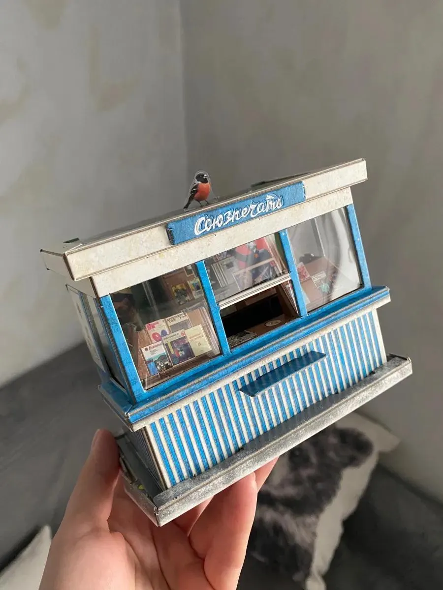 DIY Soviet Newspaper Kiosk "Soyuzpechat" with LED Light – 3D Puzzle Model Kit 1/26 - image 2
