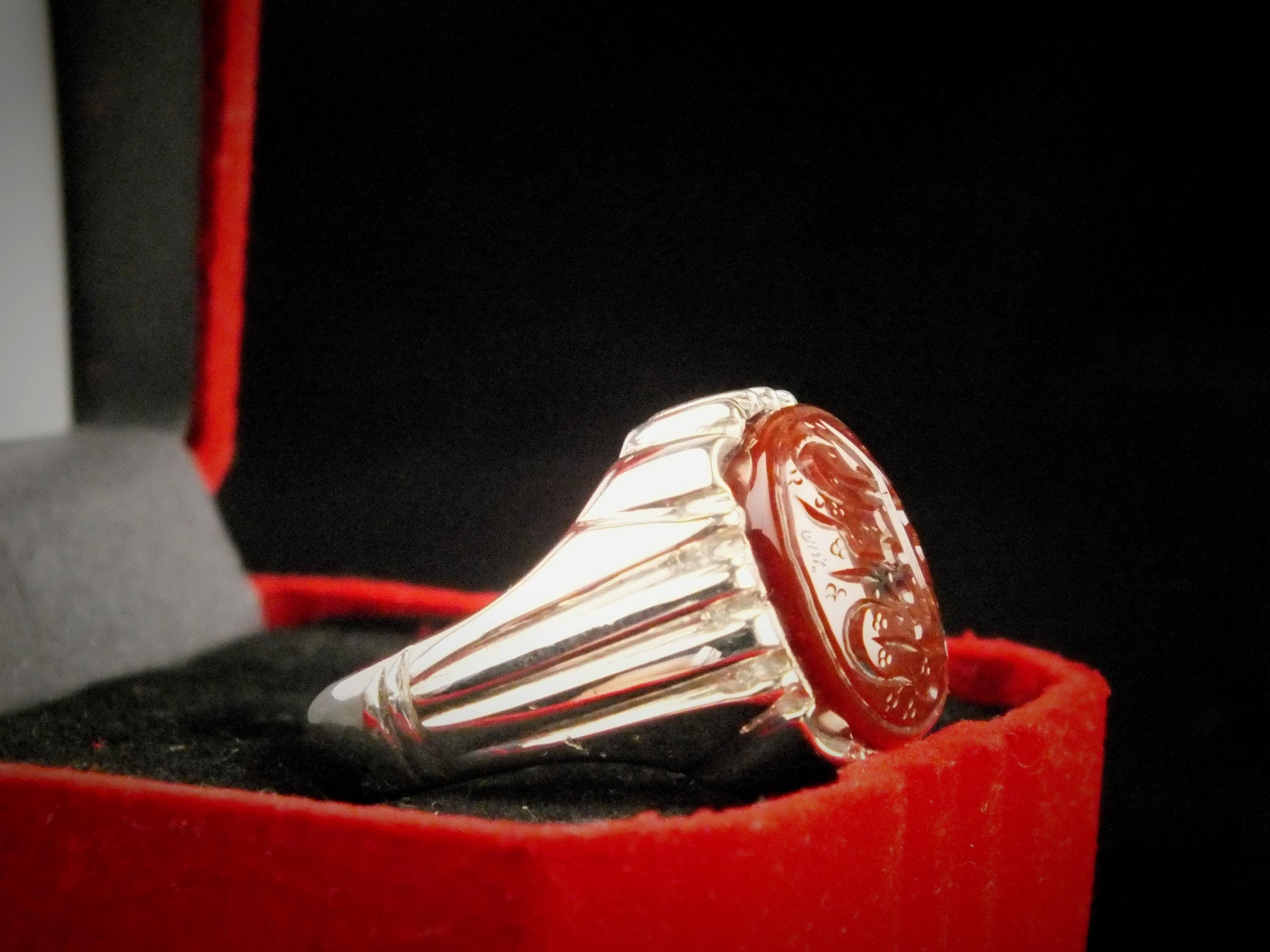 Handmade Yemeni Agate Sterling Silver Ring with Quran Engravings, Size 8 - image 4