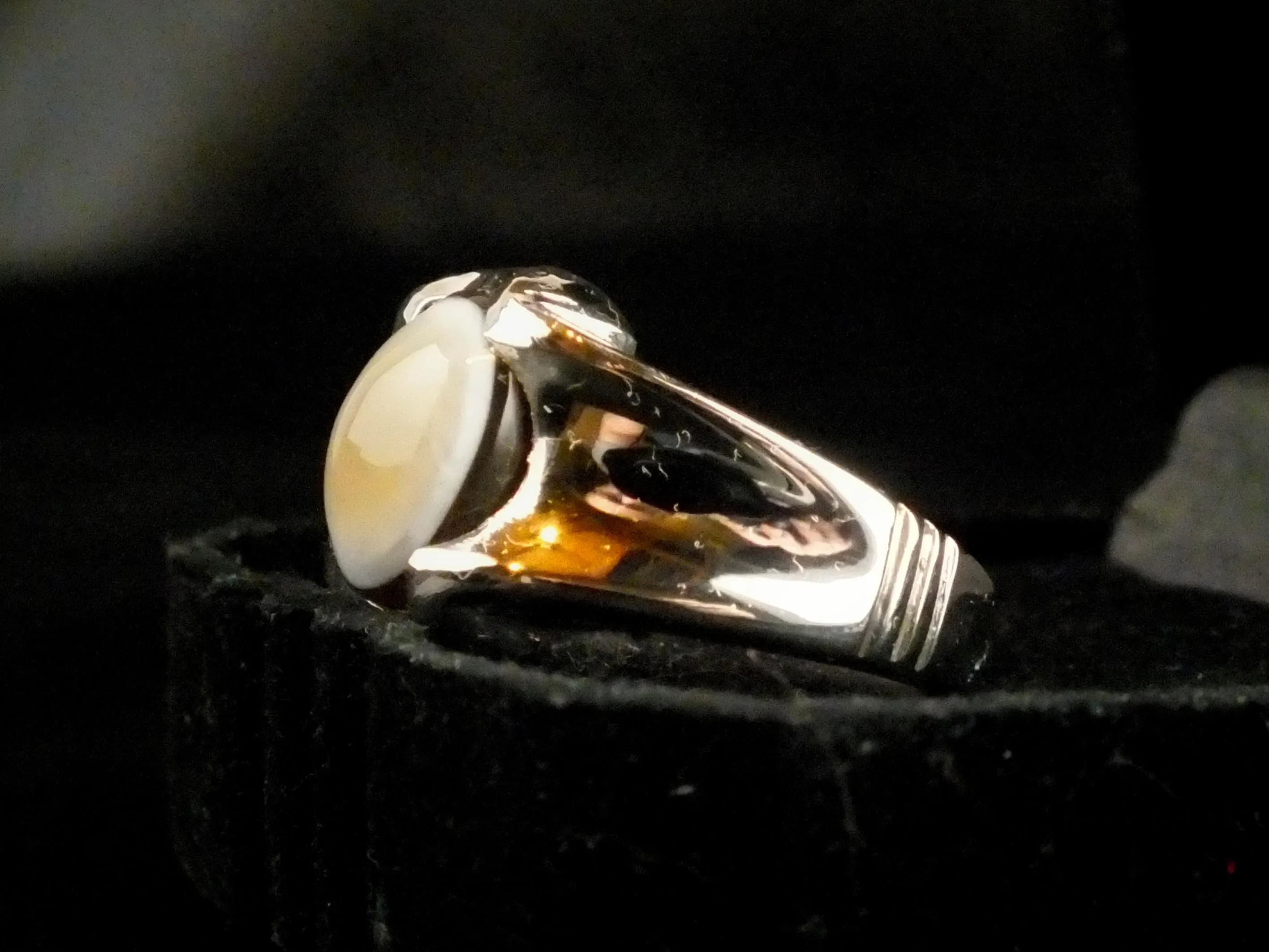 Beautiful hand made size 8.5 Bahrini 925 sterling silver with eye agate(Baqarani aqeeq) - image 4