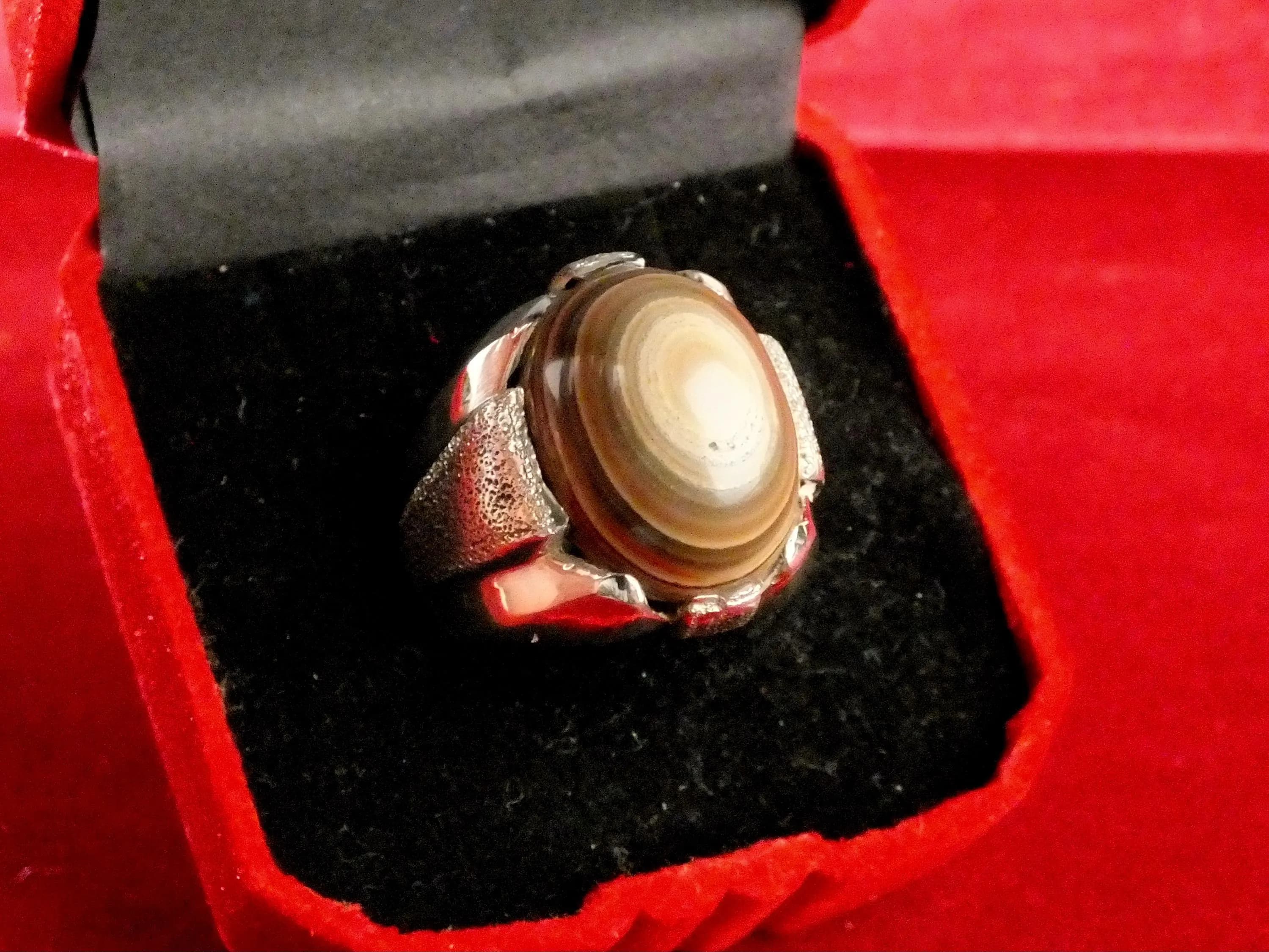 Beautiful hand made size 9 Bahrini 990 sterling silver with eye agate(Baqarani aqeeq) - image 5