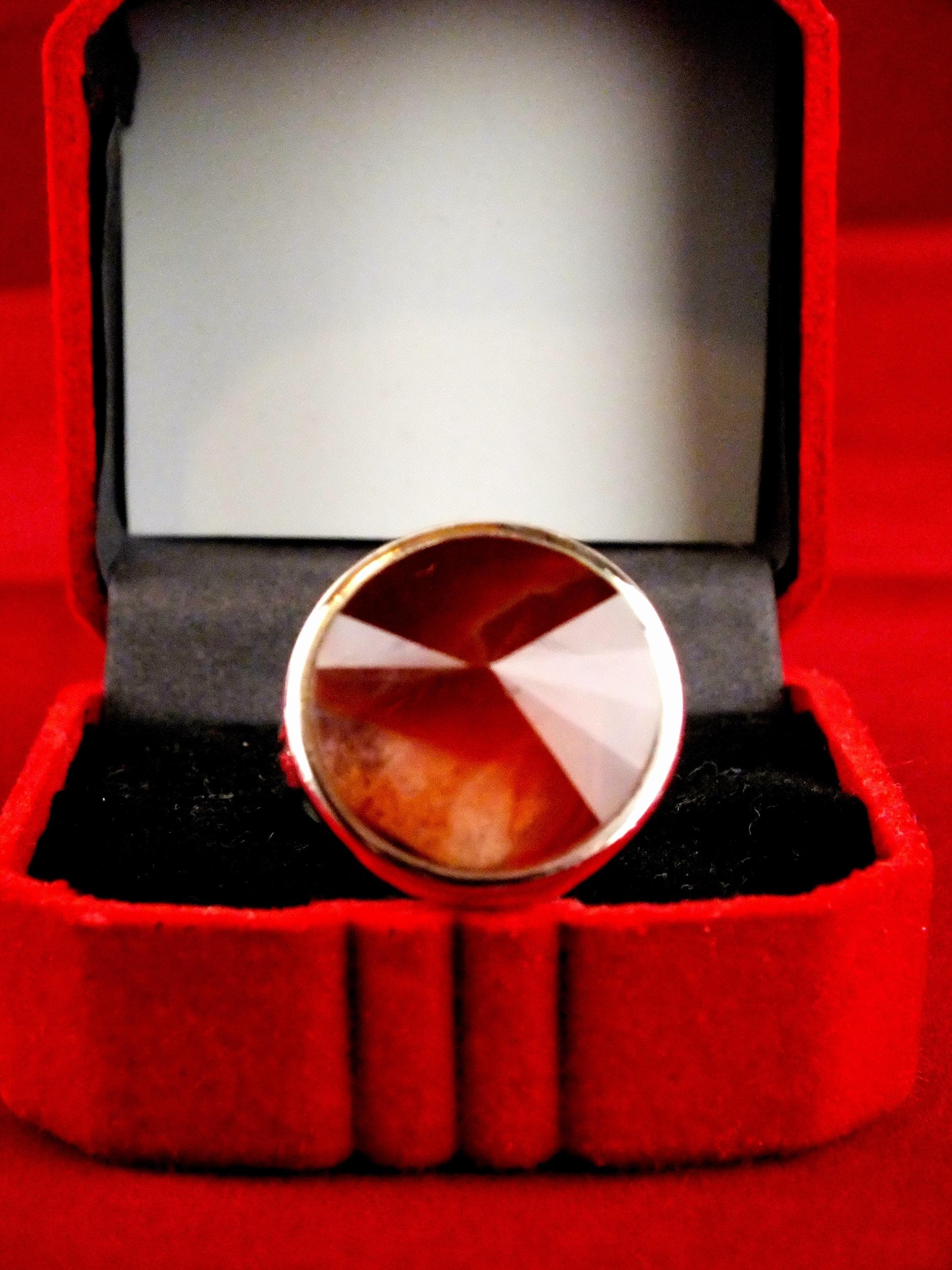 Amazing hand made size 9 Bahrini 990 sterling silver Aqeel work with red high quality agate (aqeeq) royal model - image 3