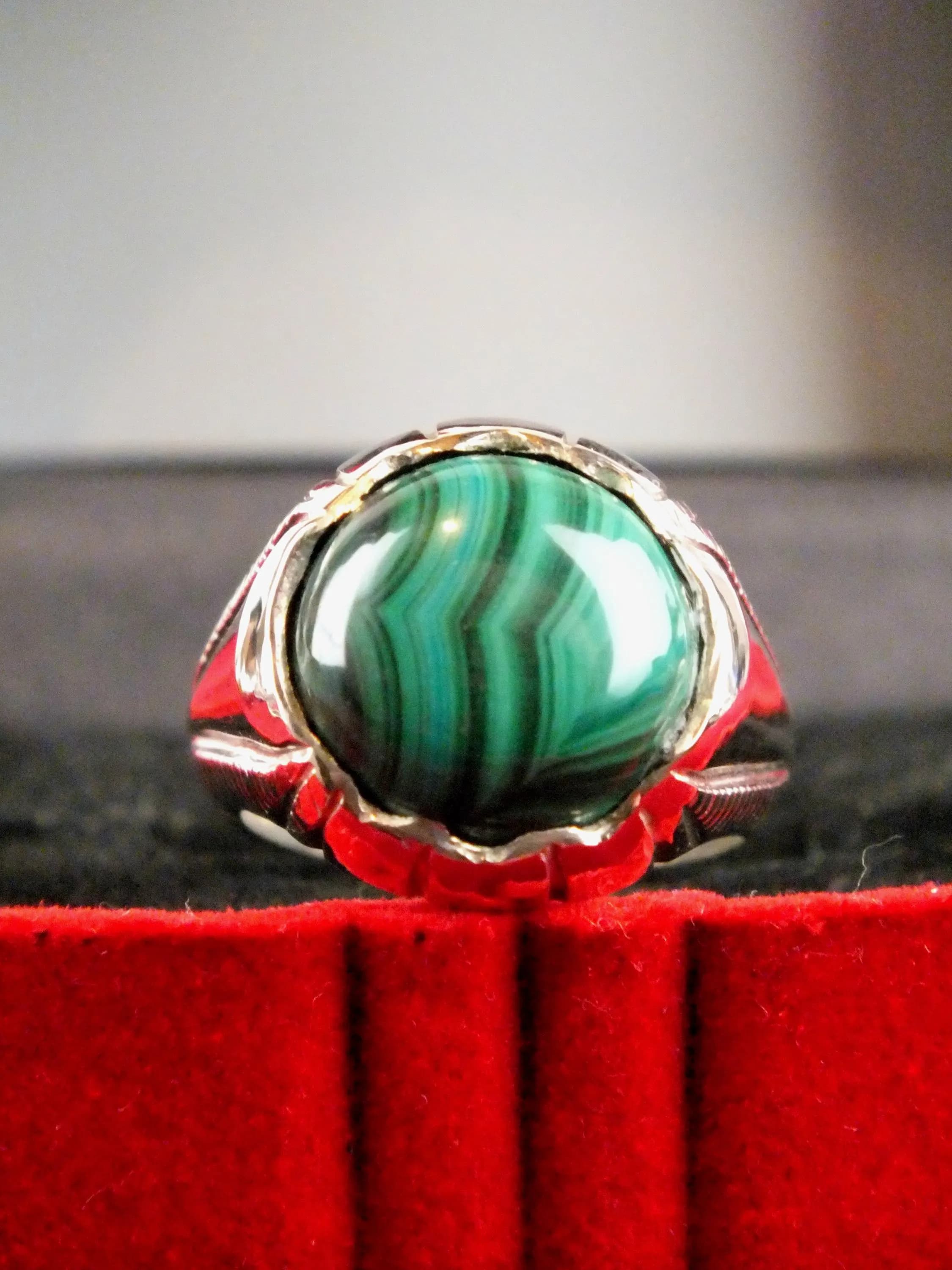 Beautiful hand made 970 silver high quality natural high quality Malachite ring size 8 - image 3
