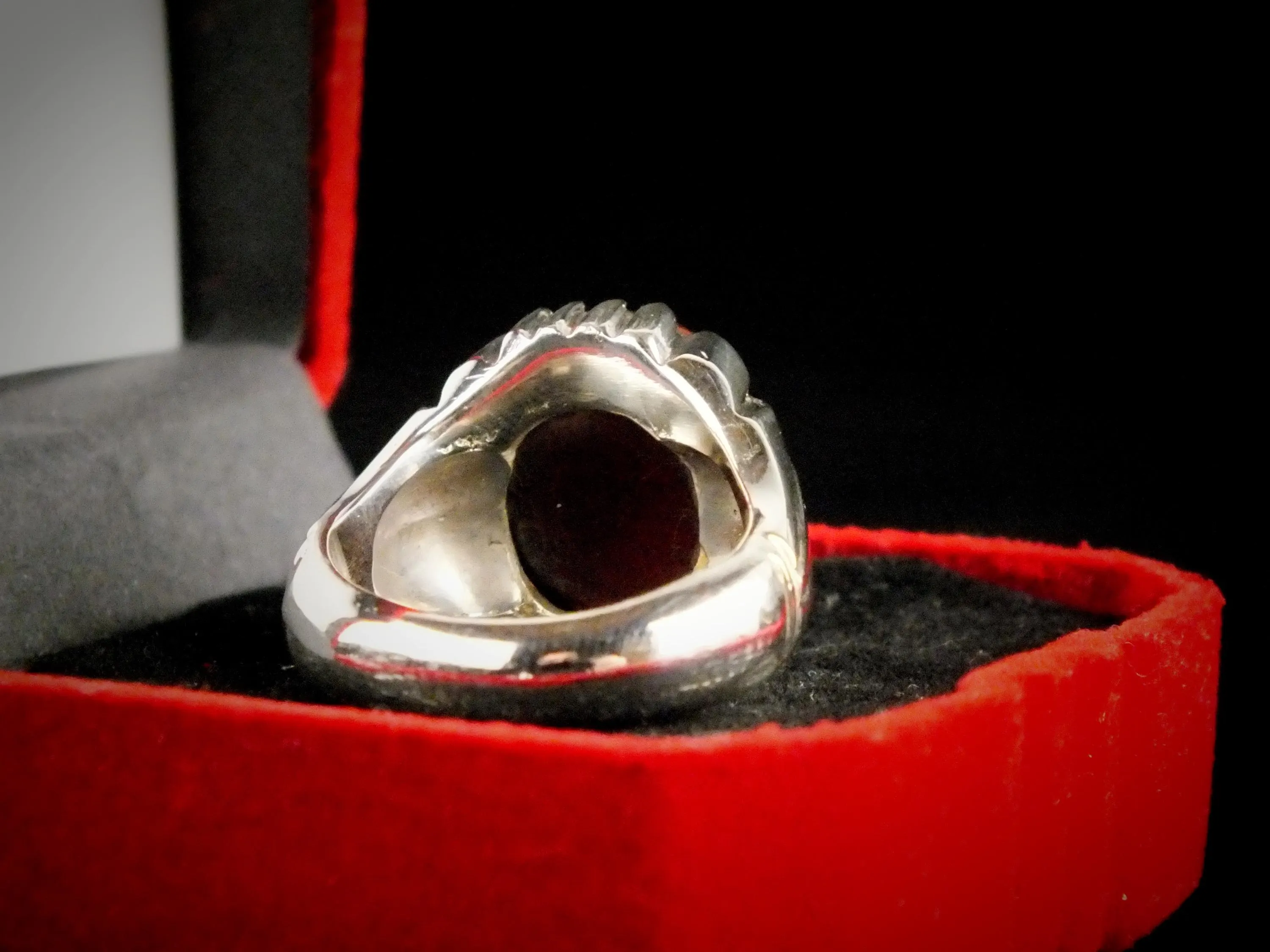 Handmade Yemeni Agate Sterling Silver Ring with Quran Engravings, Size 8 - image 5