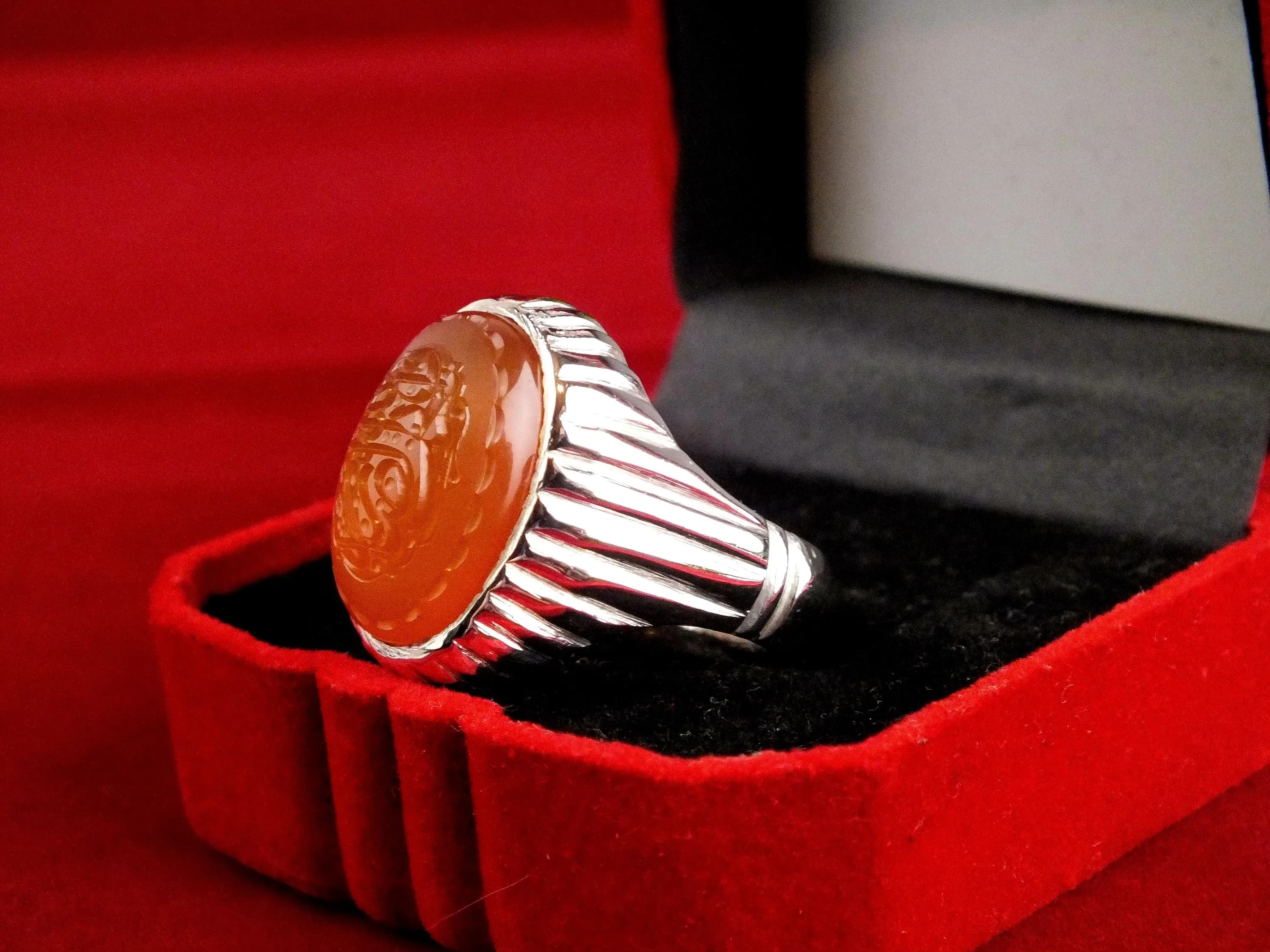 Vintage Sterling Silver orange agate Ring, Engraved Arabic Calligraphy, Bahraini Style - image 4