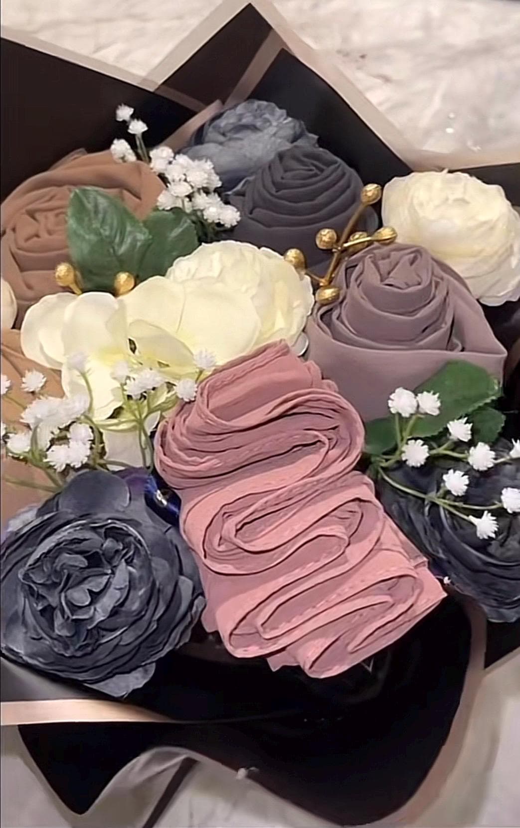 Hijab Bouquets Gift Box - image 4