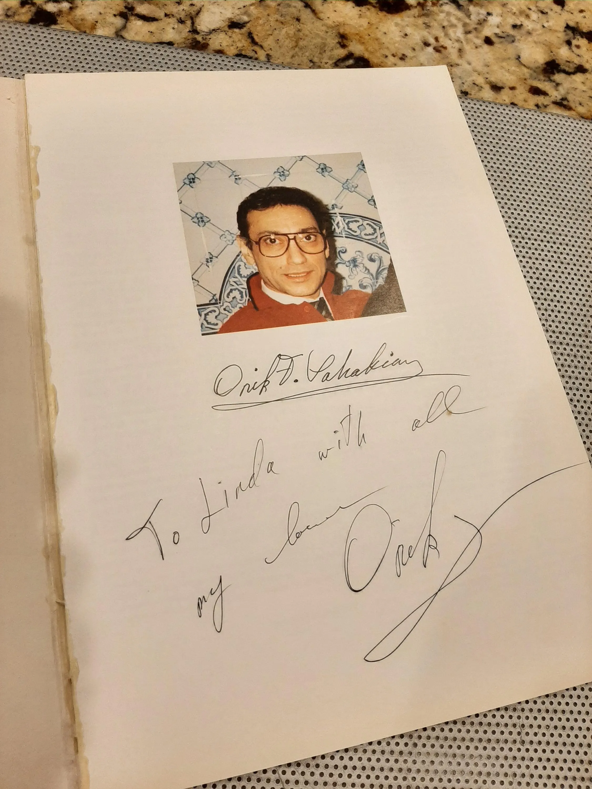 Vintage ONIK SAHAKIAN Art Brochure 1992 Inscribed Signed - image 3
