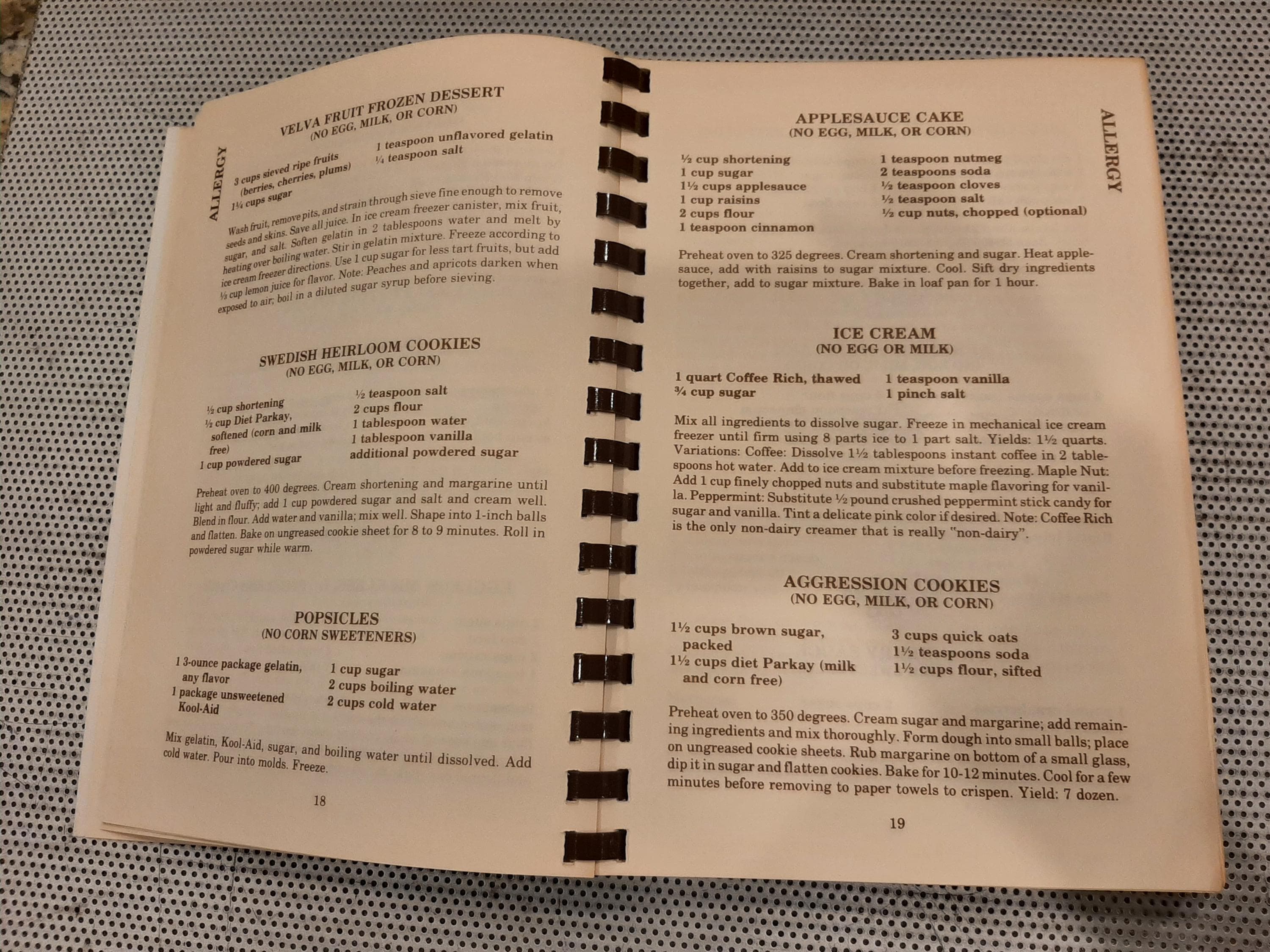 Vintage 1981 Junior League of Benton, Arkansas, Calico Cupboards Cookbook - image 5