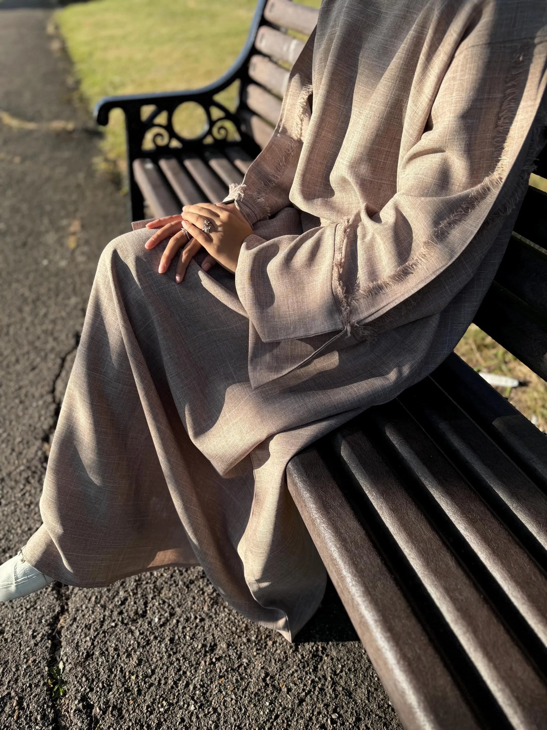 Linen Frayed Abaya: Embroidered Modest Prayer Dress with Hijab - image 3