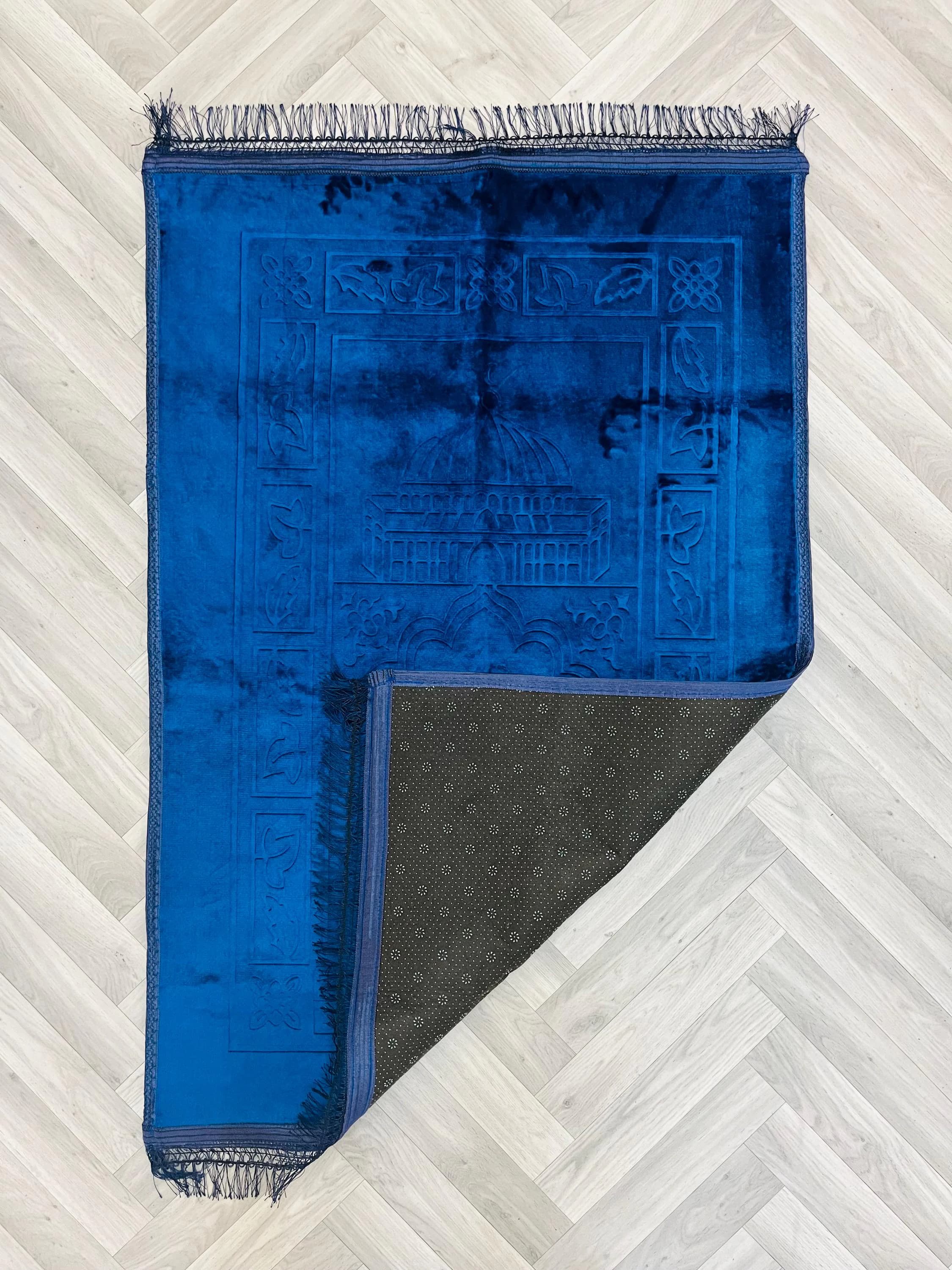 Blue Plush Velvet Prayer Mat: Thick Soft Textured Non-Slip Rug, Sejadah, Janamaz, Tasbeeh, Rosary - image 5