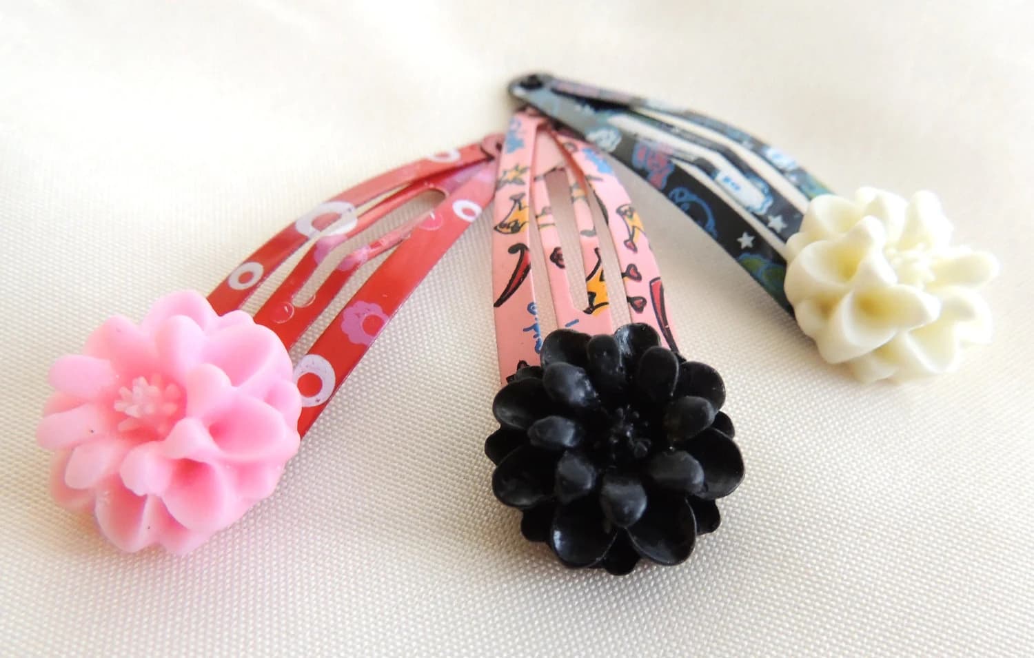 READY TO SHIP Mums on Printed Hair Clips set of 3, Snap clips, children baby hair accessories, Kawaii, New Year Birthday Party favor gift - image 4