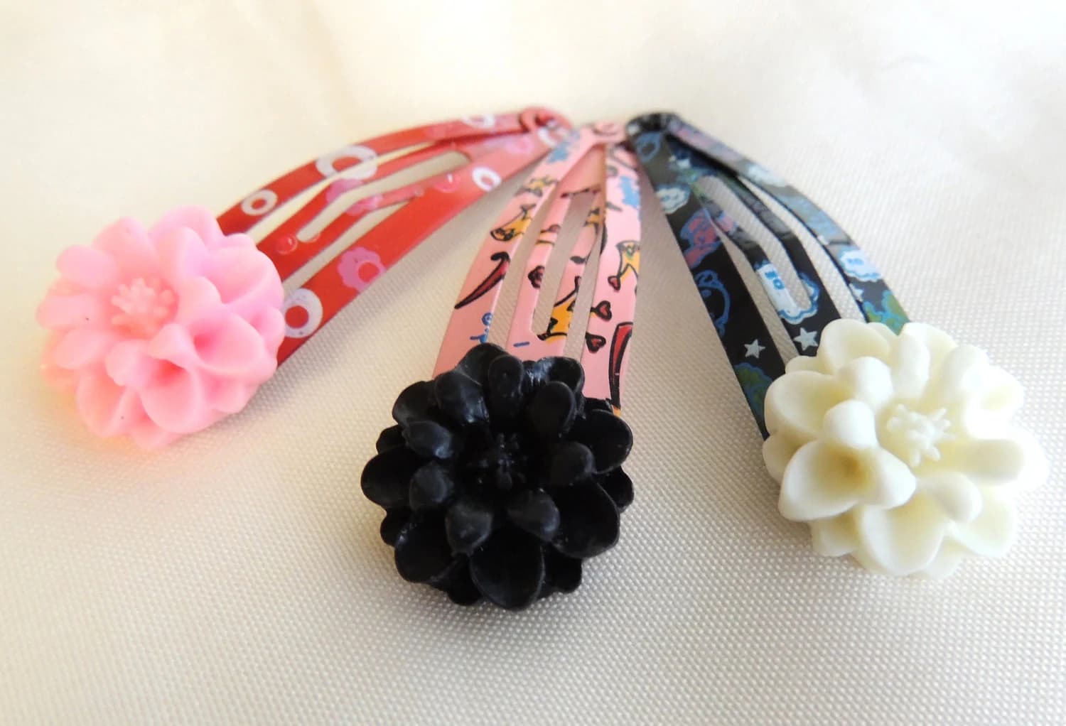 READY TO SHIP Mums on Printed Hair Clips set of 3, Snap clips, children baby hair accessories, Kawaii, New Year Birthday Party favor gift - image 3