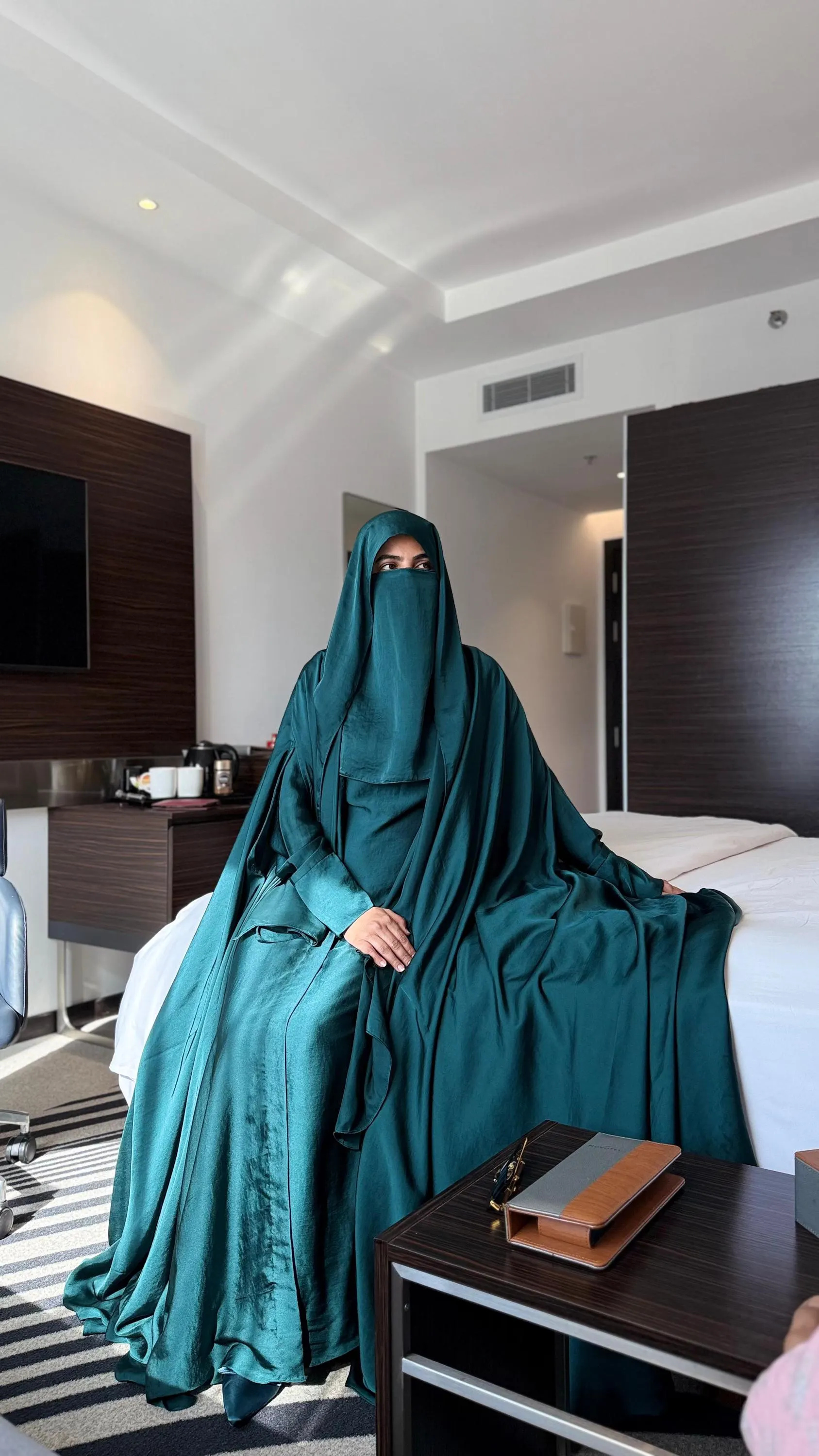 Dark Green Korean Silk Abaya Gown: 4-Piece Muslim Women's Modest Dress - image 4