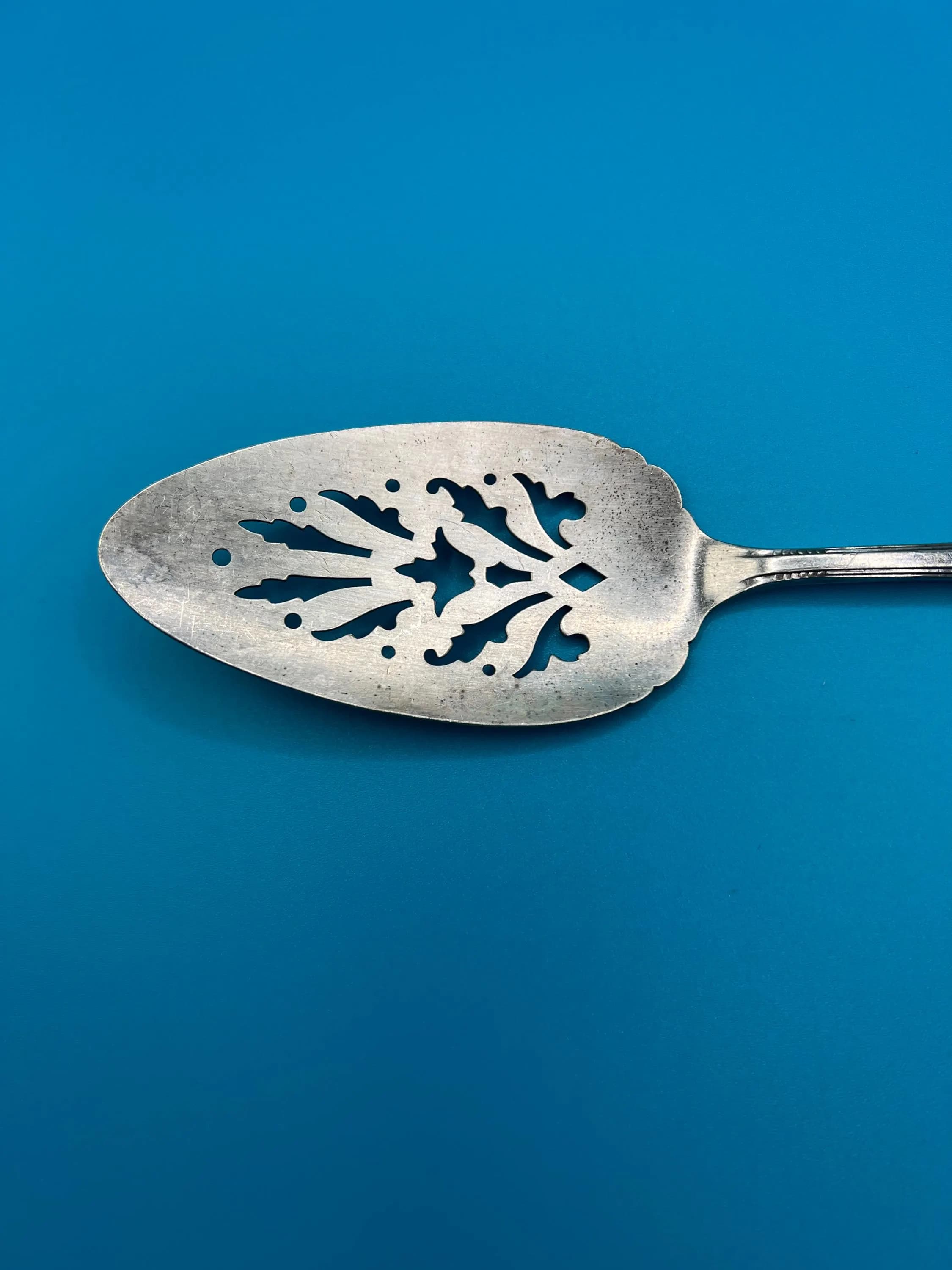 Vintage Oneida Community Tudor Plate Silverplate Pie Server - image 3