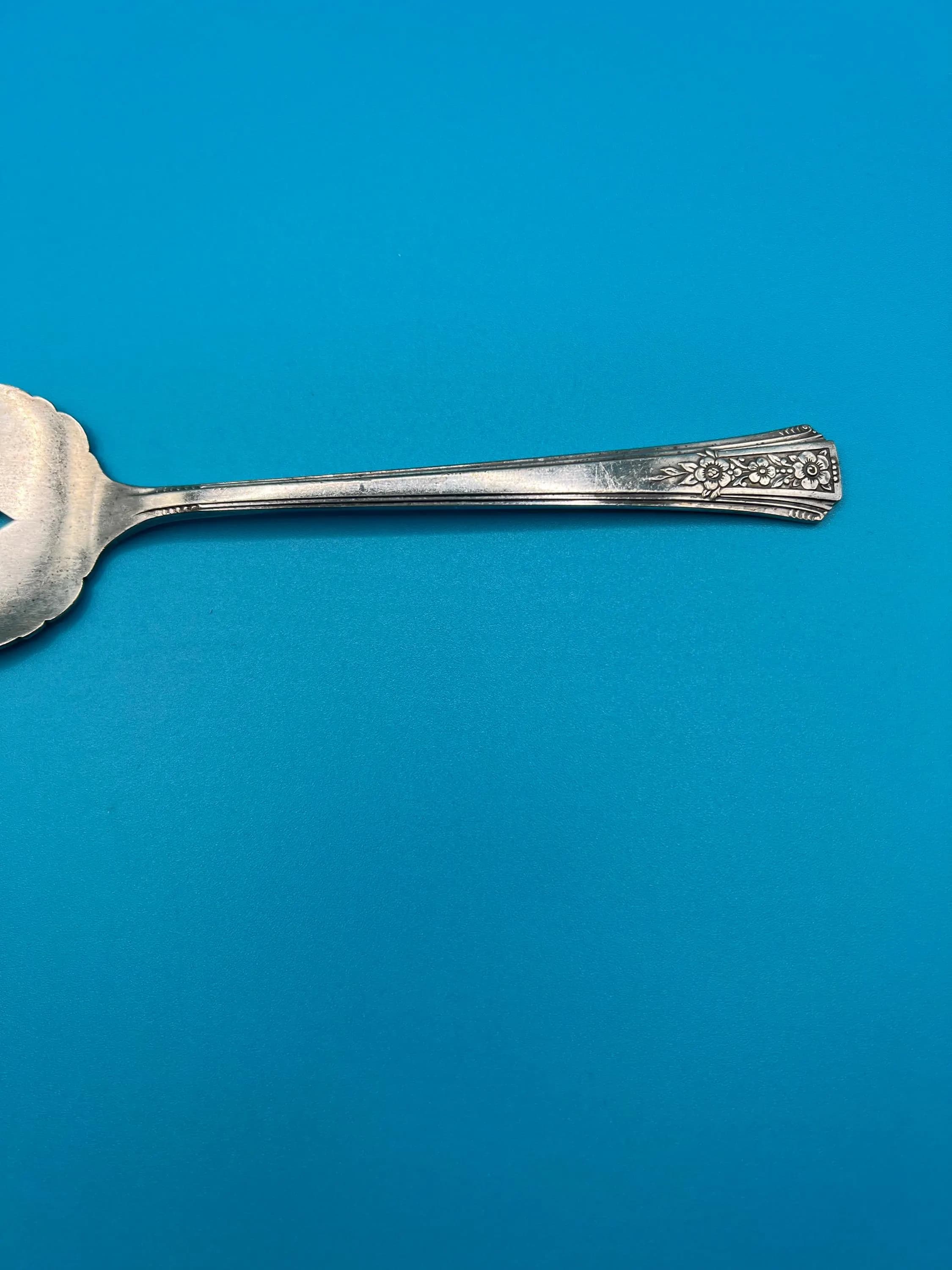 Vintage Oneida Community Tudor Plate Silverplate Pie Server - image 4