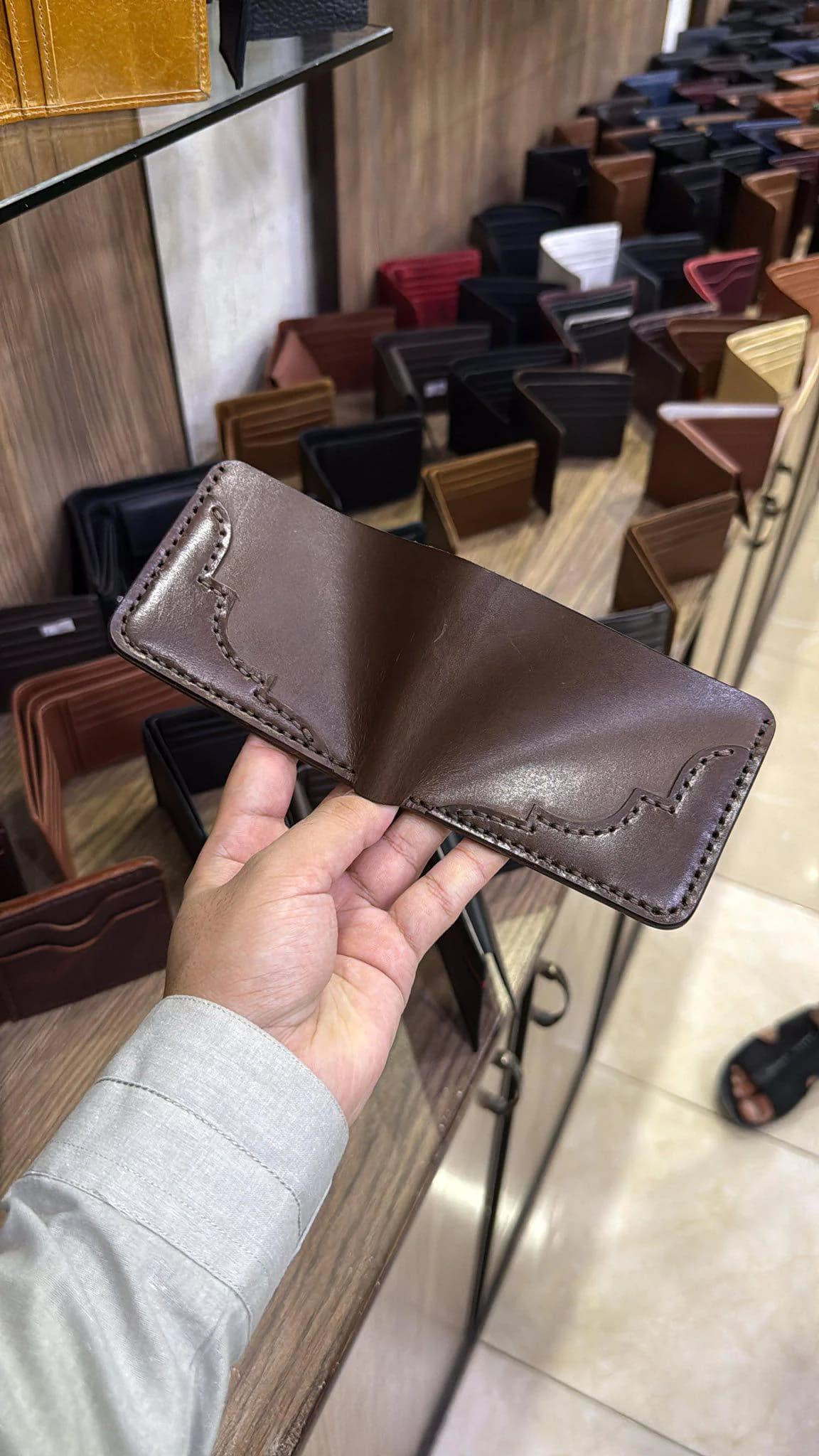 Men's Leather Wallet, Women's Slim Wallet, Card Holder, Classic Leather Bifold, Gift for Couple, Minimalist Design, Gift for Him - image 3