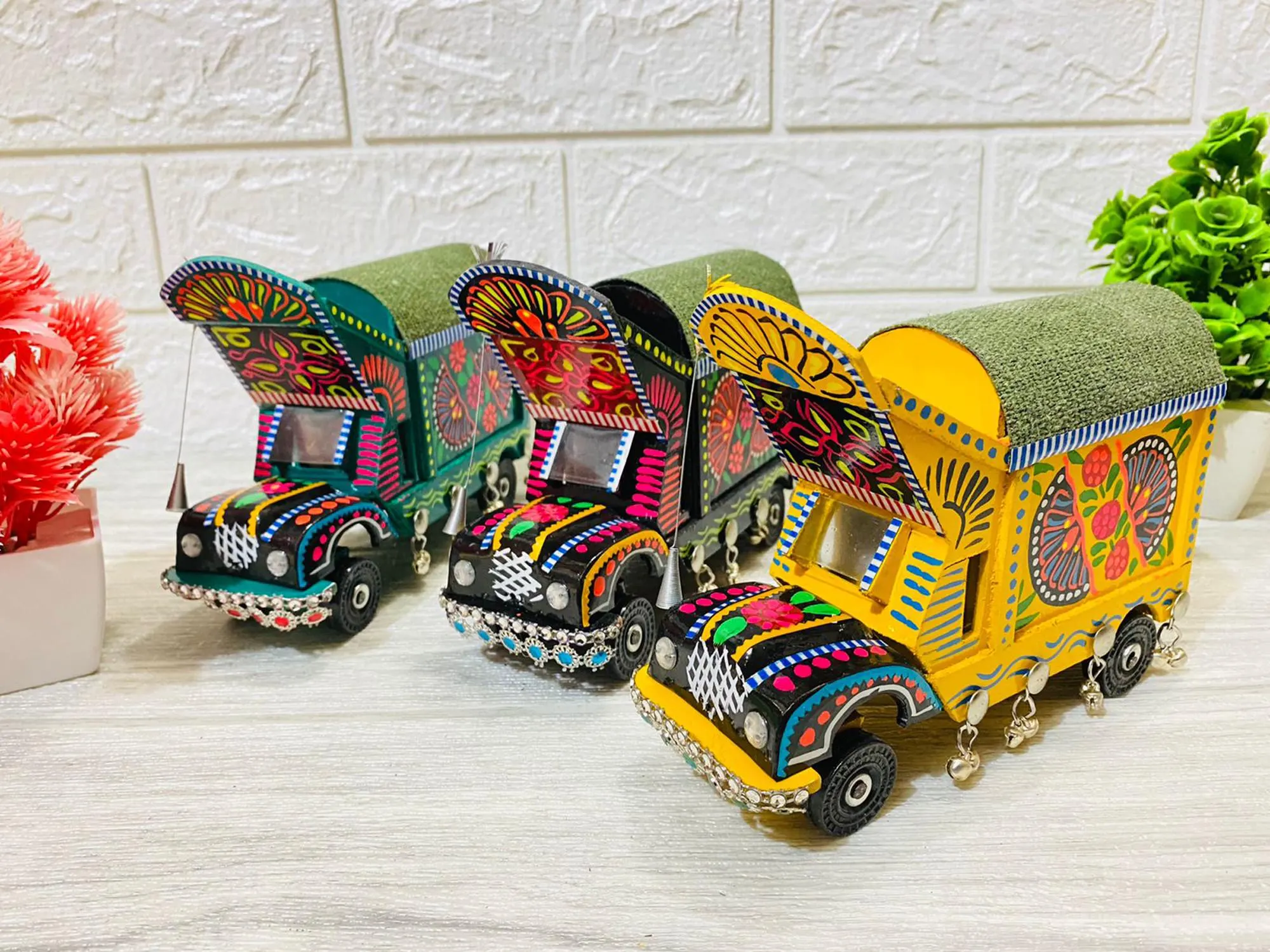TRUCK ART Miniature, Truck Art Table Decor, Truck Art Decorative truck Souvenir of Pakistan, truck art, home decoration, Antique Items