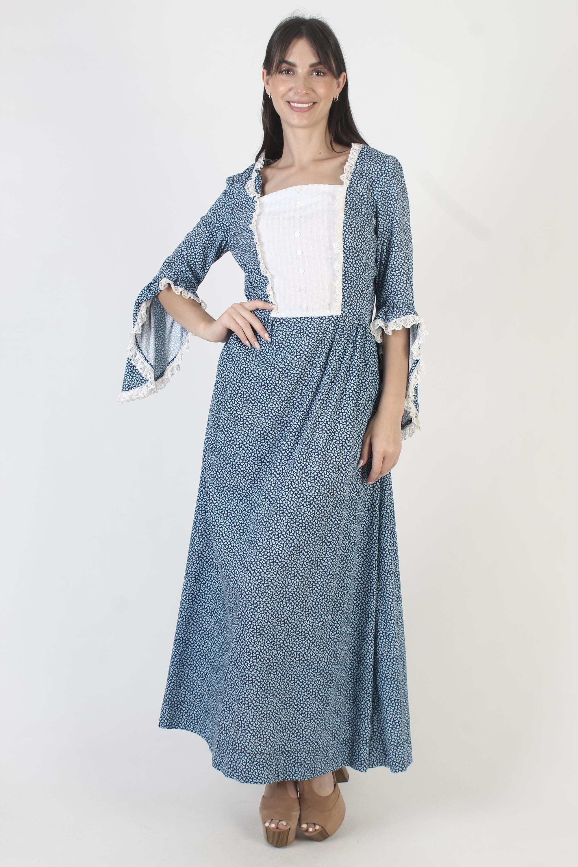 Old Fashioned Calico Dress Vintage Country Western Style Southern Belle Gown Angel Bell Sleeves - image 4