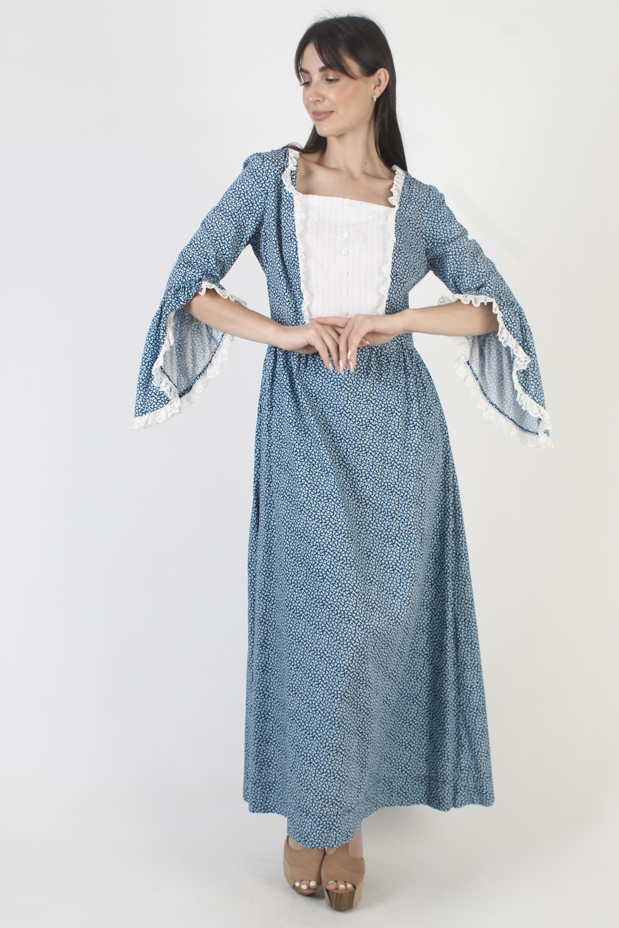Old Fashioned Calico Dress Vintage Country Western Style Southern Belle Gown Angel Bell Sleeves - image 3