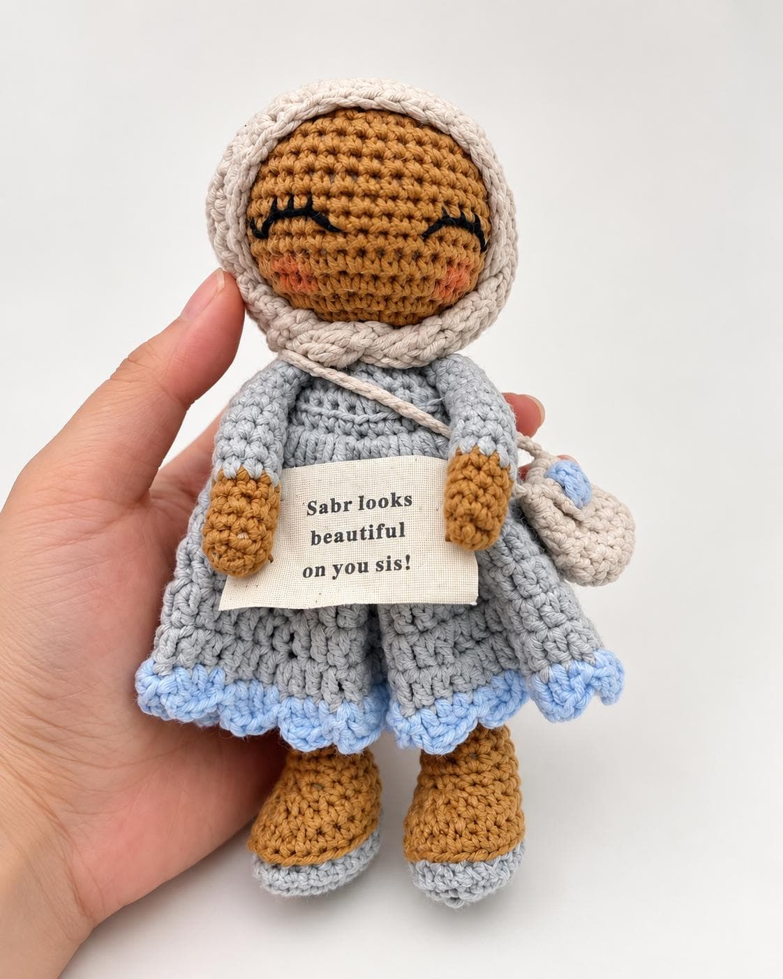 Giftable Muslim Hijabi Crochet Doll with Sabr Message Islamic Gifts for Muslim Student School Desk Decor Gift for Her Birthday Quran Party - image 5