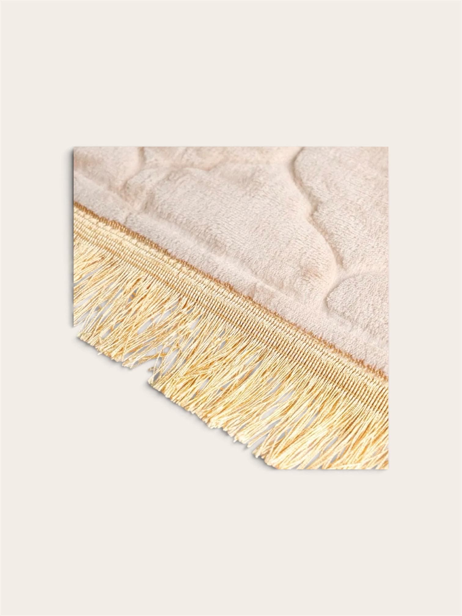 Luxury Velvet Prayer Rug | Soft Islamic Prayer Mat | Muslim Salah Rug with Golden Tassels | Sejadah | Ramadan & Eid Gift - image 3
