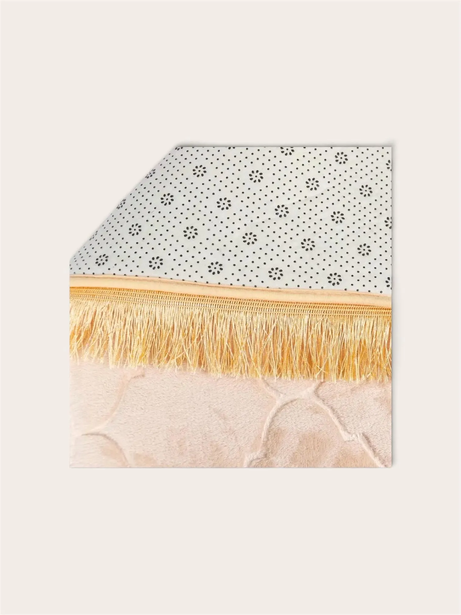 Luxury Velvet Prayer Rug | Soft Islamic Prayer Mat | Muslim Salah Rug with Golden Tassels | Sejadah | Ramadan & Eid Gift - image 4