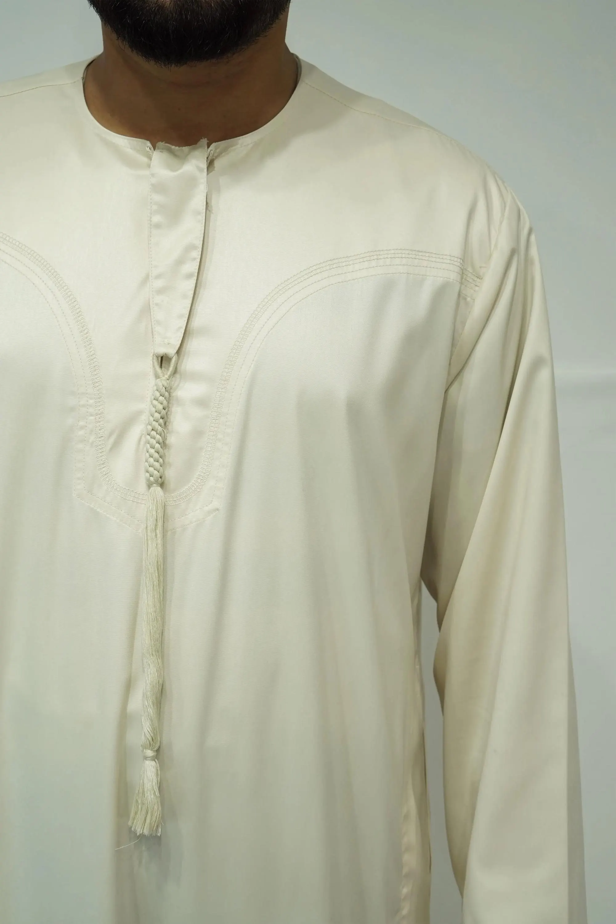 Cream Emirati Thobe with Tassel - Elegant Islamic Menswear - image 5