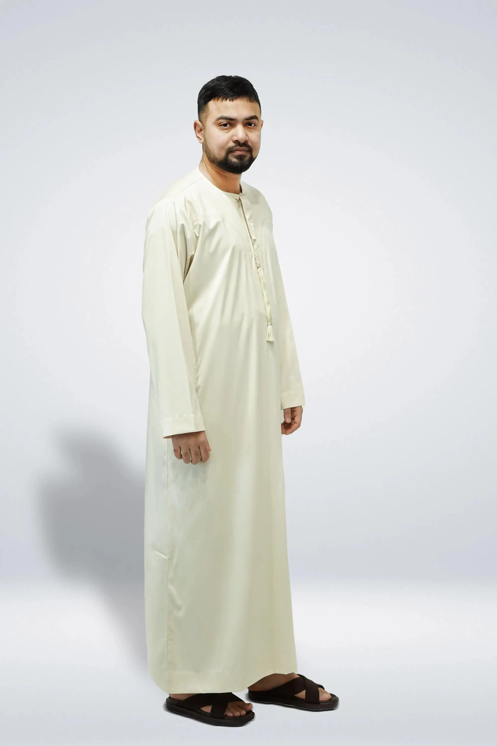 Cream Emirati Thobe with Tassel - Elegant Islamic Menswear - image 4