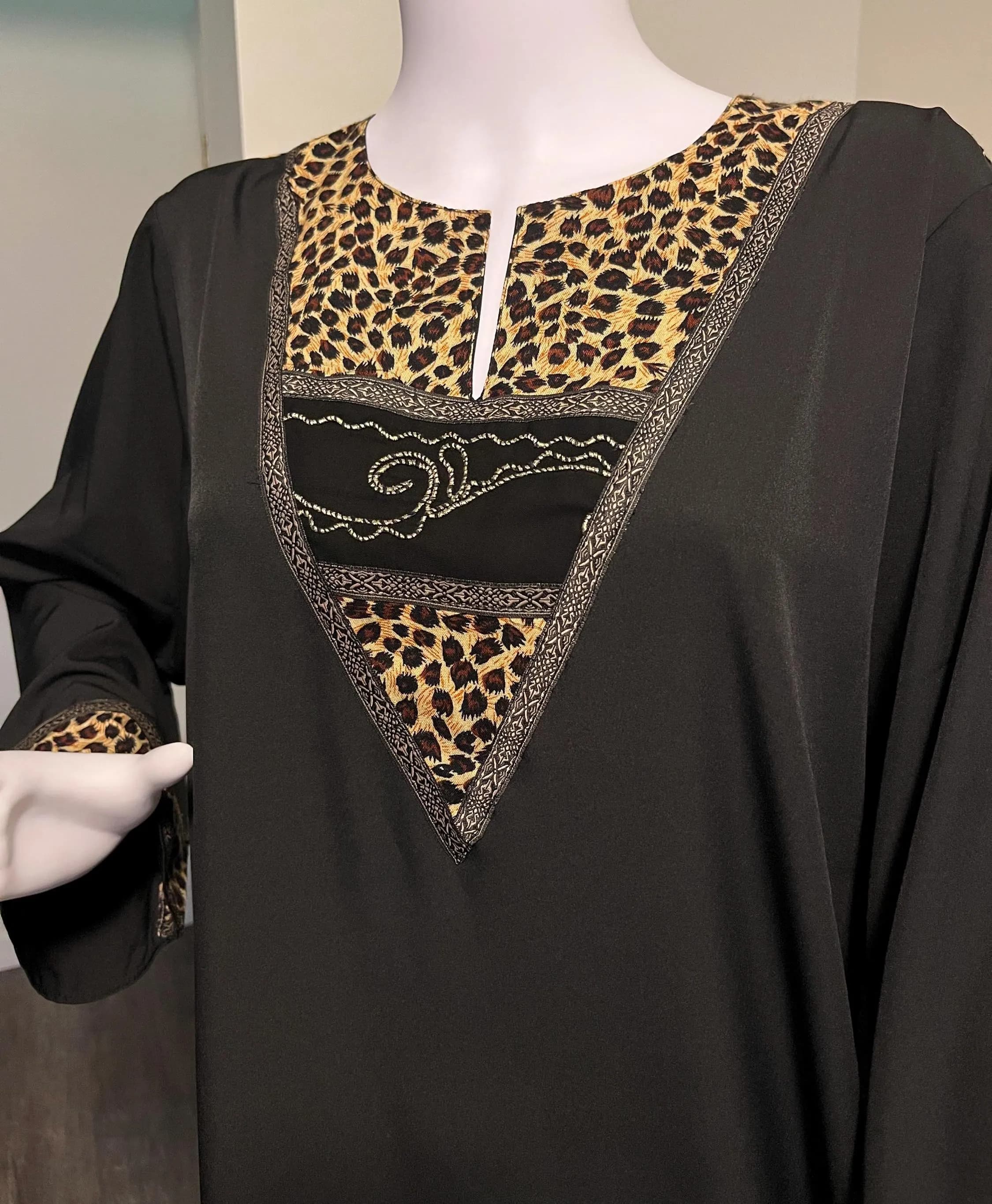 Black Abaya Artizana Style - image 3