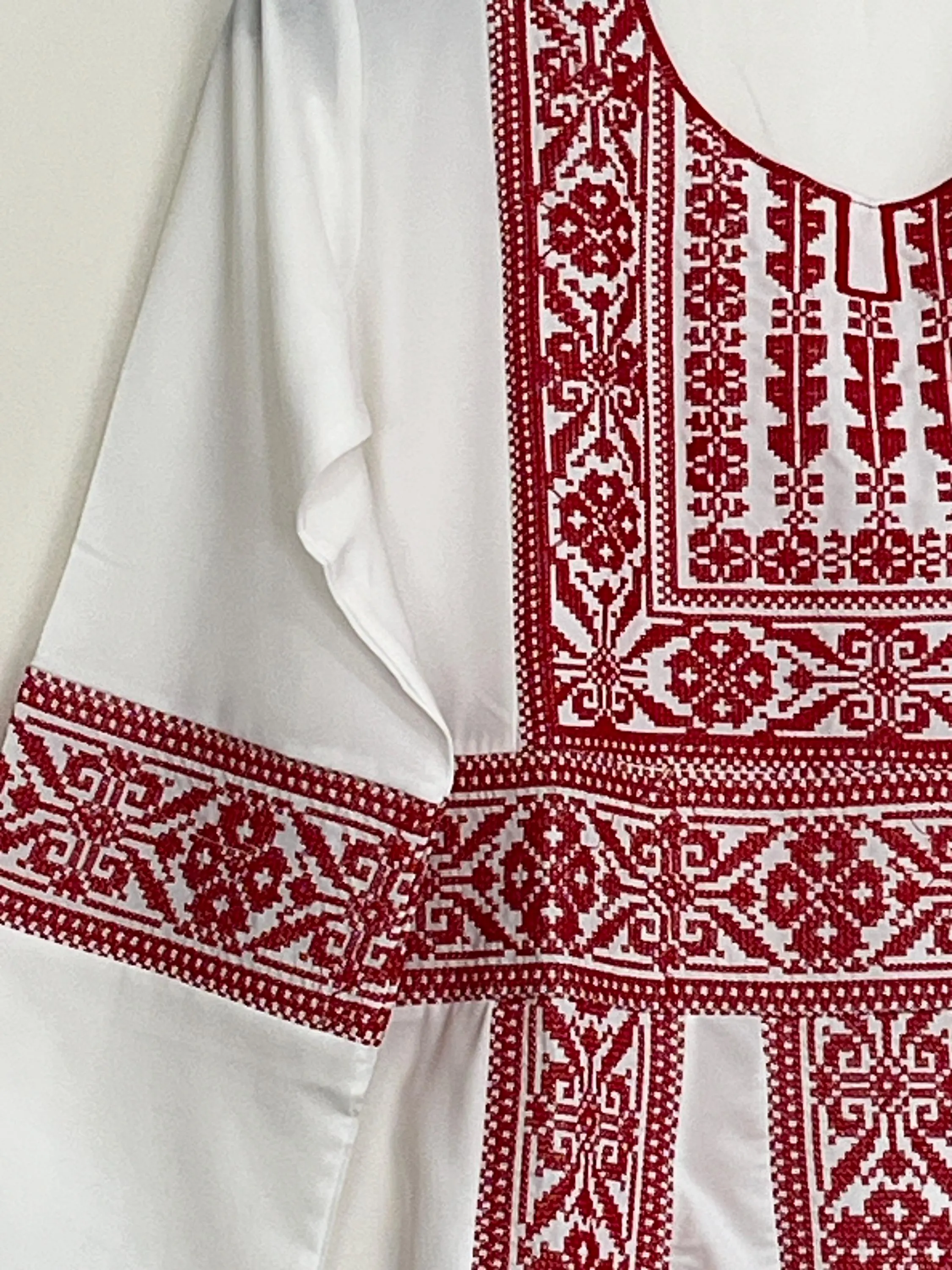 White Abaya with Red Embroidery - image 2