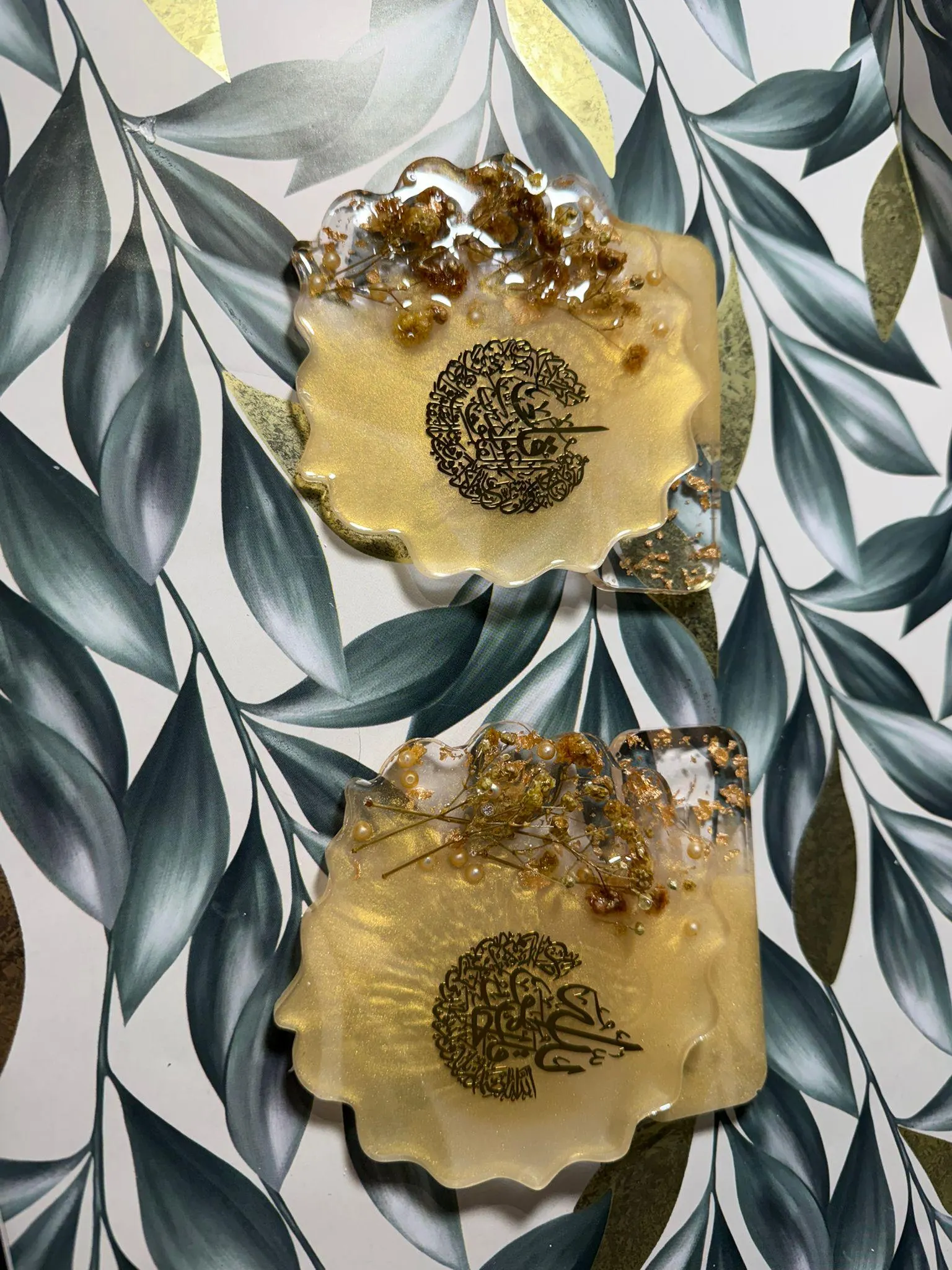 Islamic Resin Decor – Handmade Gold Floral Quranic Calligraphy Table Display - image 2