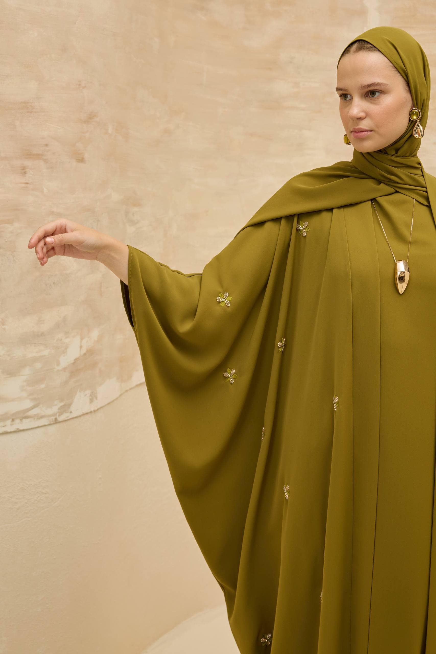 Green Abaya Set - 2 Piece Open Abaya with Floral Embellishments Modest Muslim Dress - image 4