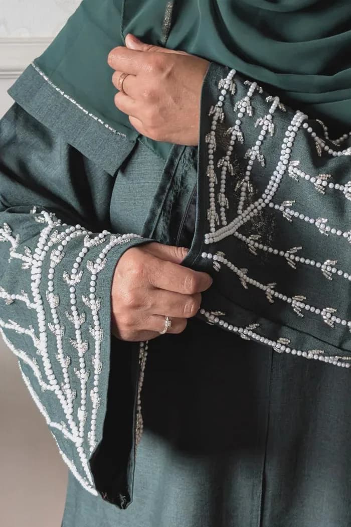 Emerald Green Abaya with White Sleeve Embroidery – Modest Eid Occasion Wear - image 4
