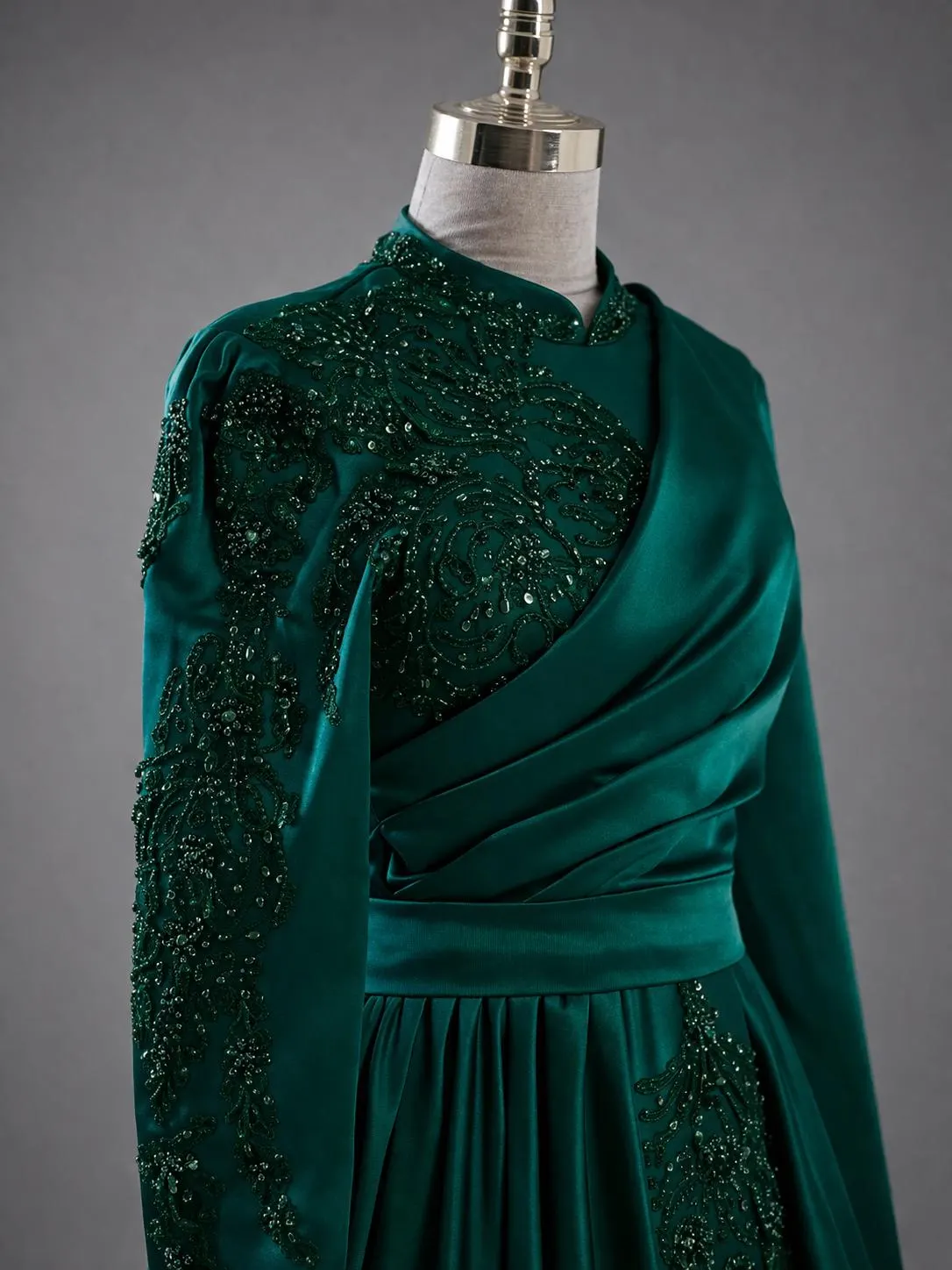 Emerald Green Lace Maxi Dress: Modest Islamic Formal Evening Gown - image 3