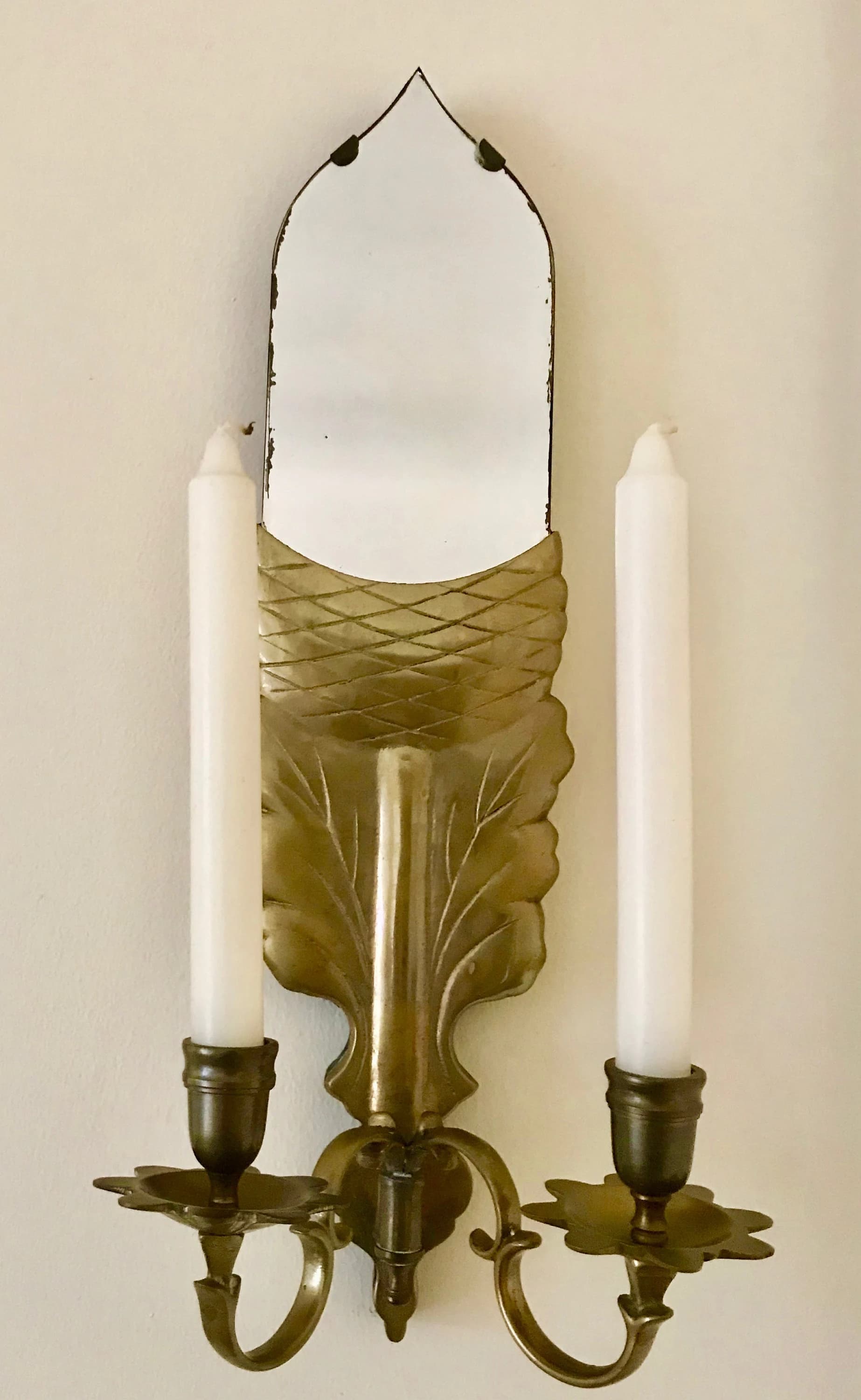 Vintage Brass Sconces. Chapman Mirror Wall Pair. Oak Leaf and Acorn Design. Stunning Candle Lighting. Traditional, Colonial Design. Gift. - image 4