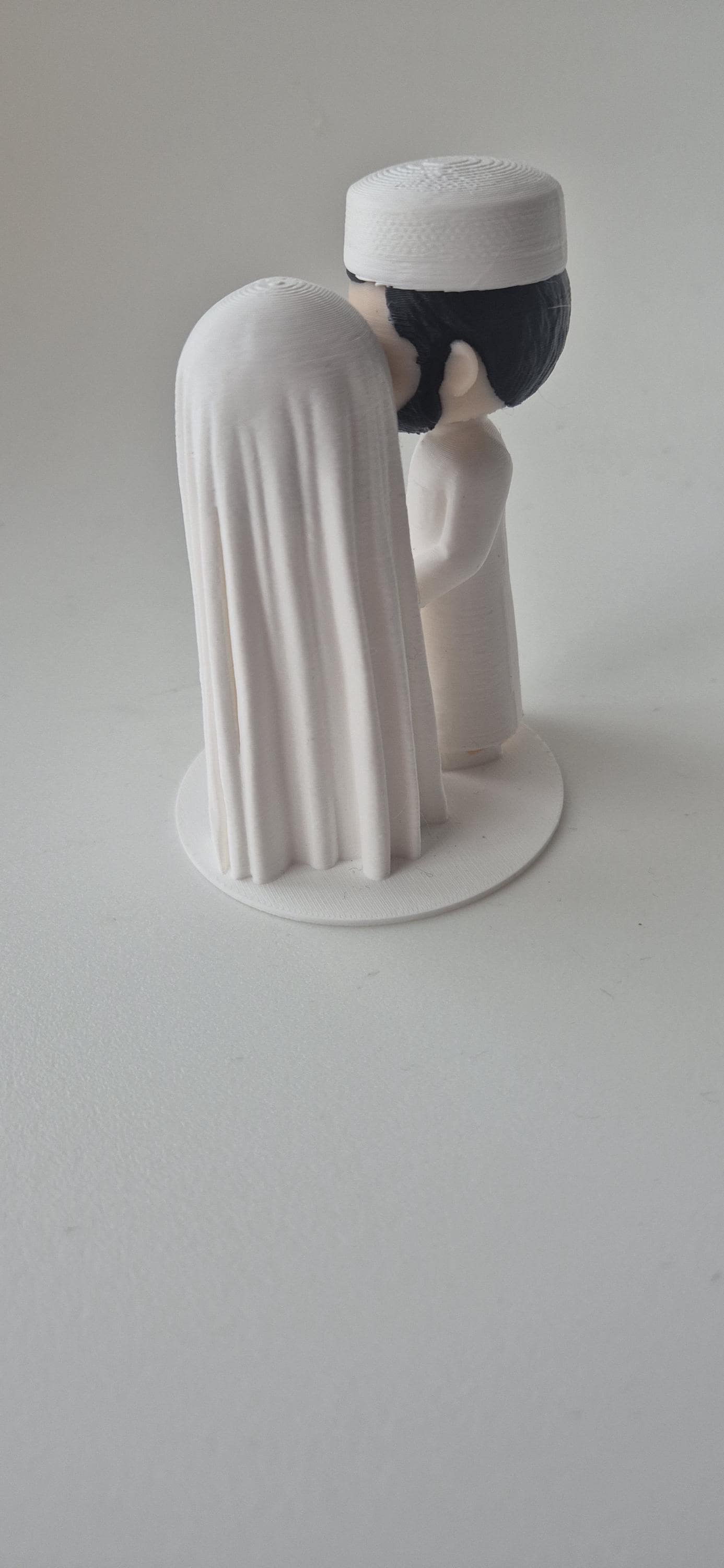 Figurine Couple Mariés Musulman Cake Topper - Figurine mariage islam- impression 3D - Mariée Hijab - Robe blanche - Dimensions 10-25 cm - image 5