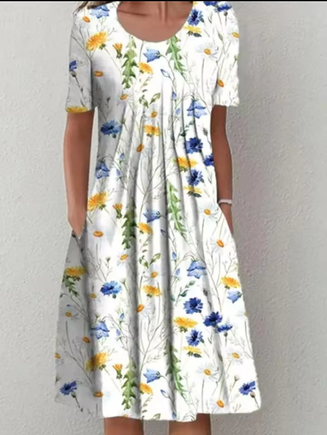 Floral Midi Dress, A-Line Silhouette, Short Sleeves, Side Pockets (Everyday Wear) - image 4